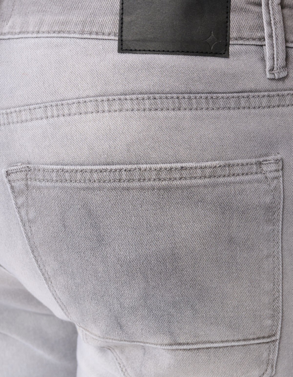 Slim Fit Jeans Hellgrau L32 SHOEBY MEN