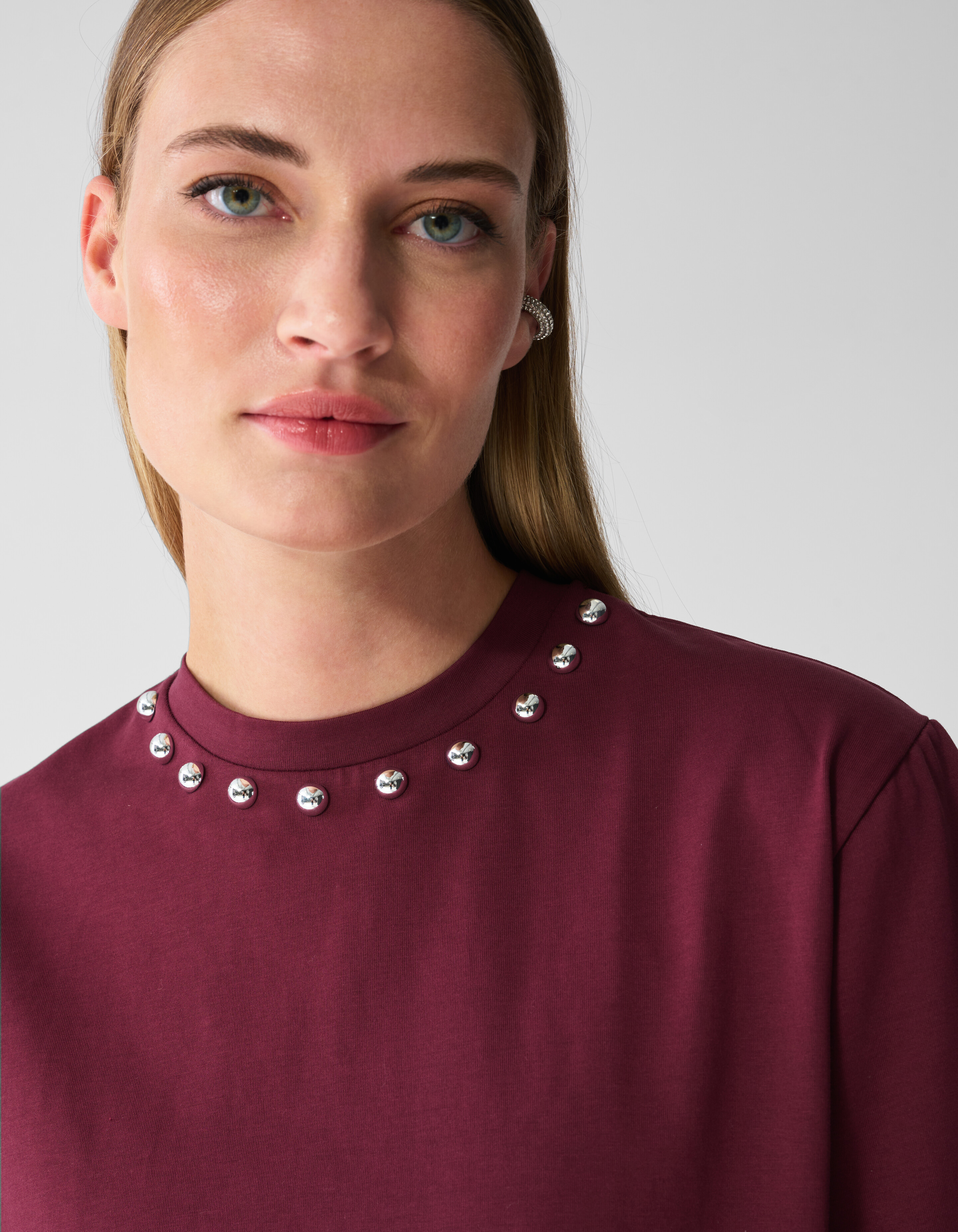 T-Shirt mit Nieten am Kragen Dunkelrot SHOEBY WOMEN