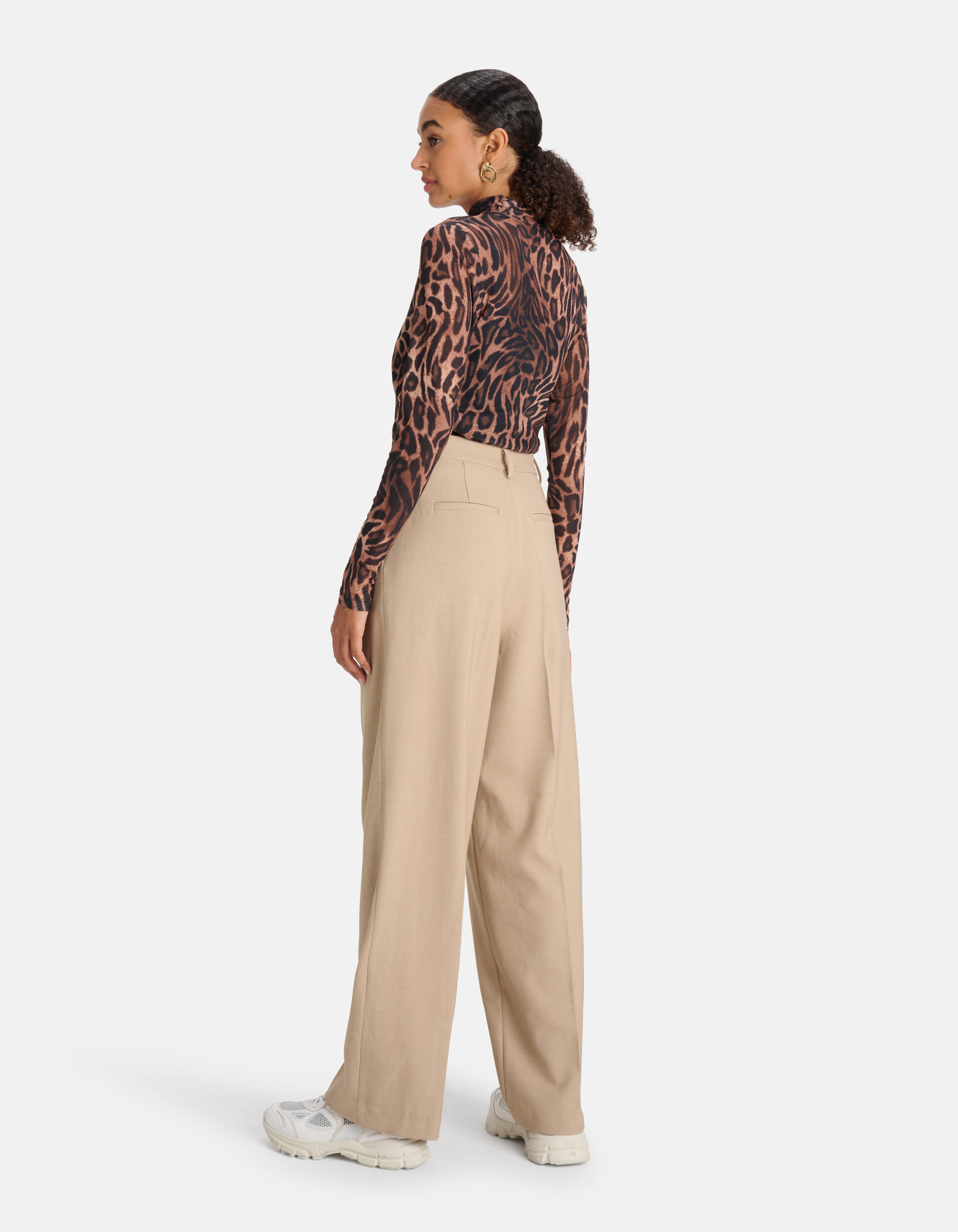 Hose mit lockerer Passform Beige SHOEBY WOMEN