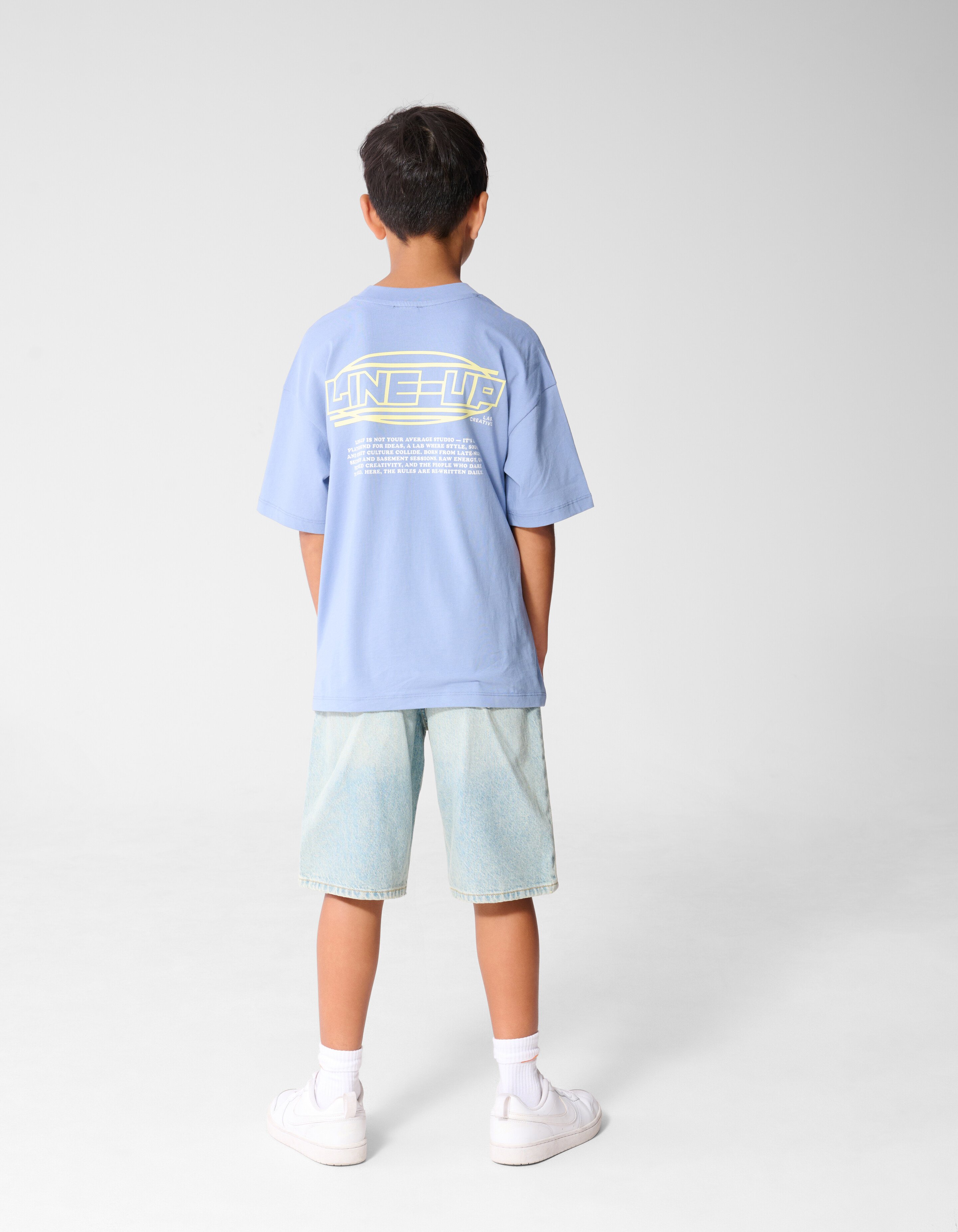 Line Up Artwork T-Shirt Blau SHOEBY BOYS