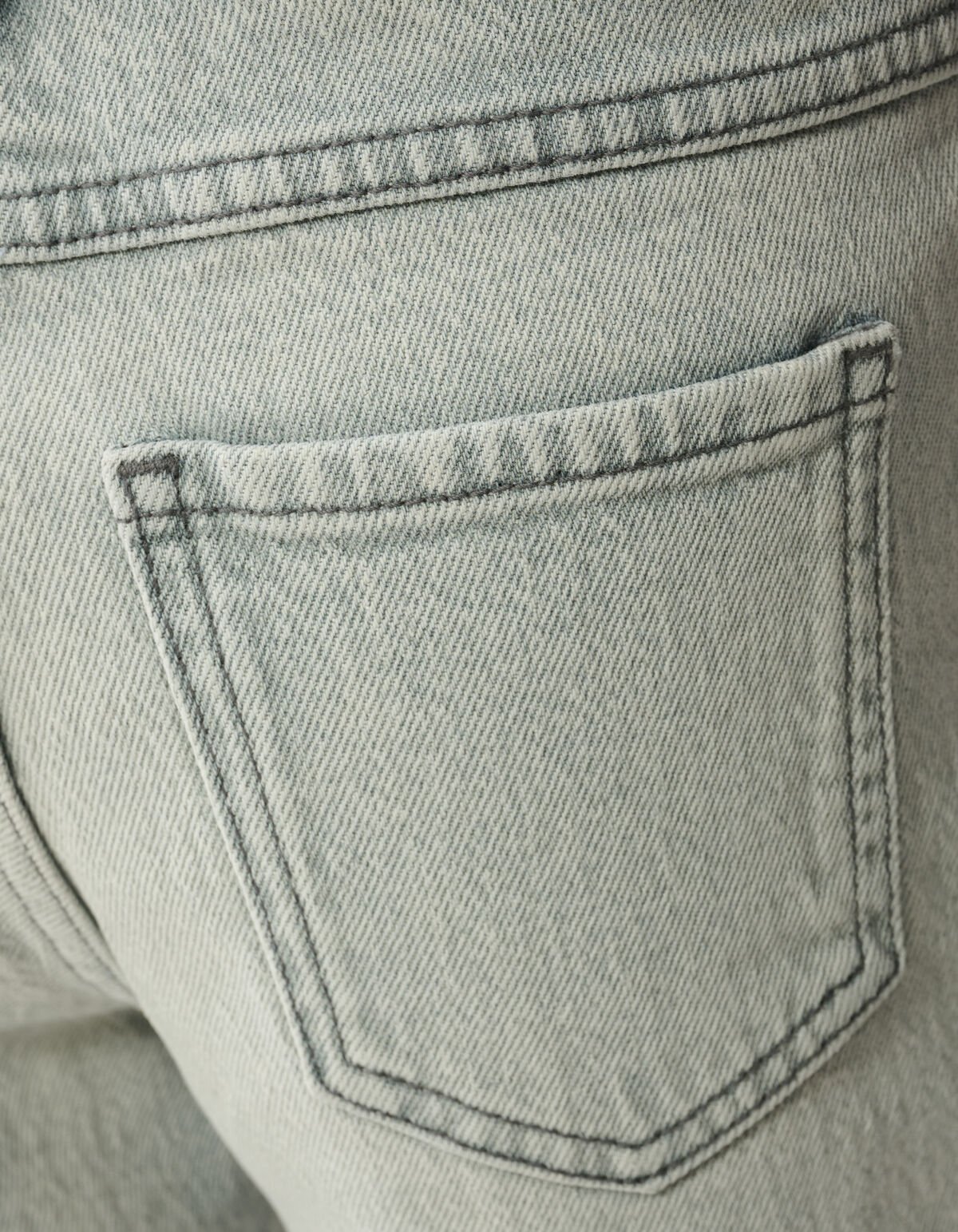 Destroy Straight Fit Jeans Hellgrau SHOEBY GIRLS