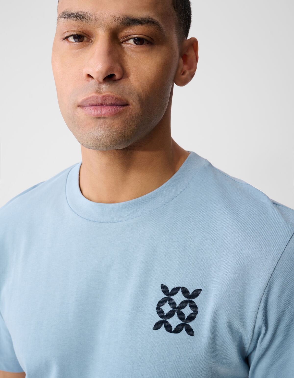 Gestreiftes Logo-Kunst T-Shirt Hellblau SHOEBY MEN