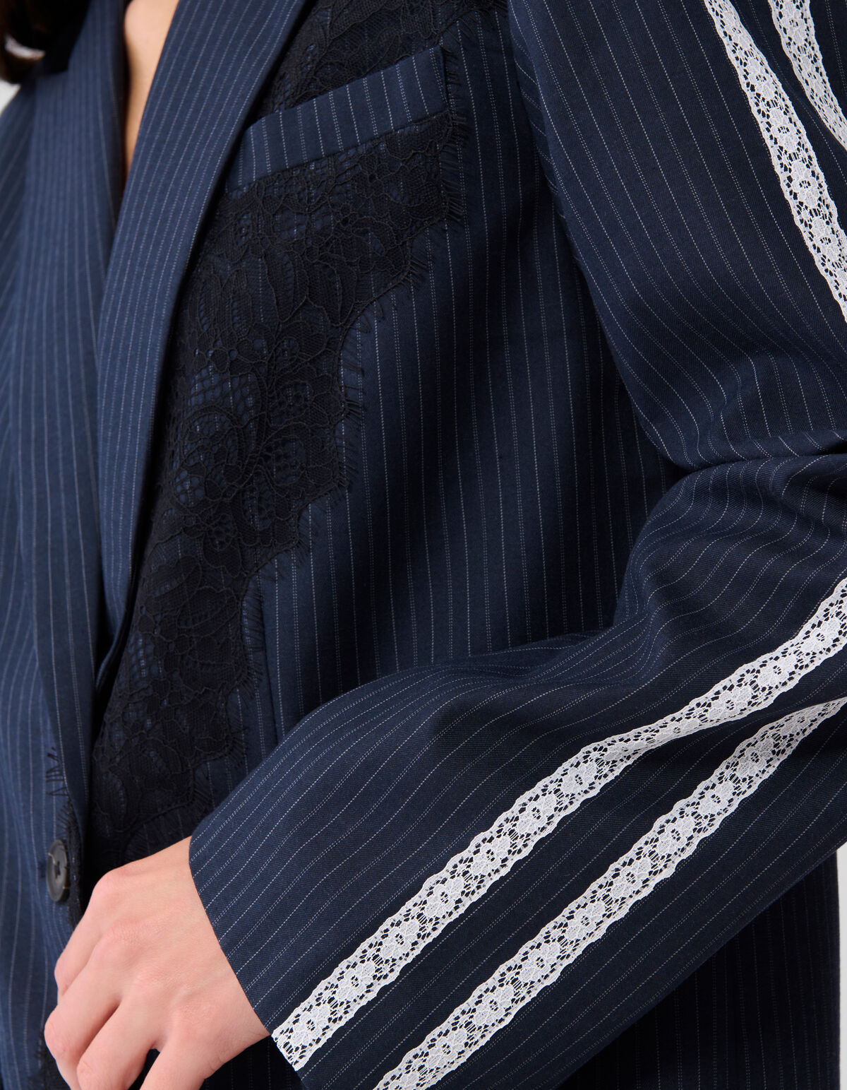 &Uuml;bergro&szlig;er Blazer aus Spitze Dunkelblau SHOEBY WOMEN