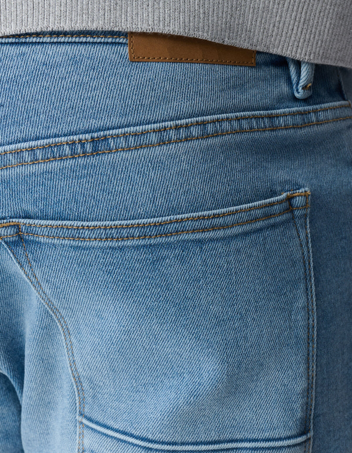 Straight Fit Jeans Hellblau L34 SHOEBY MEN