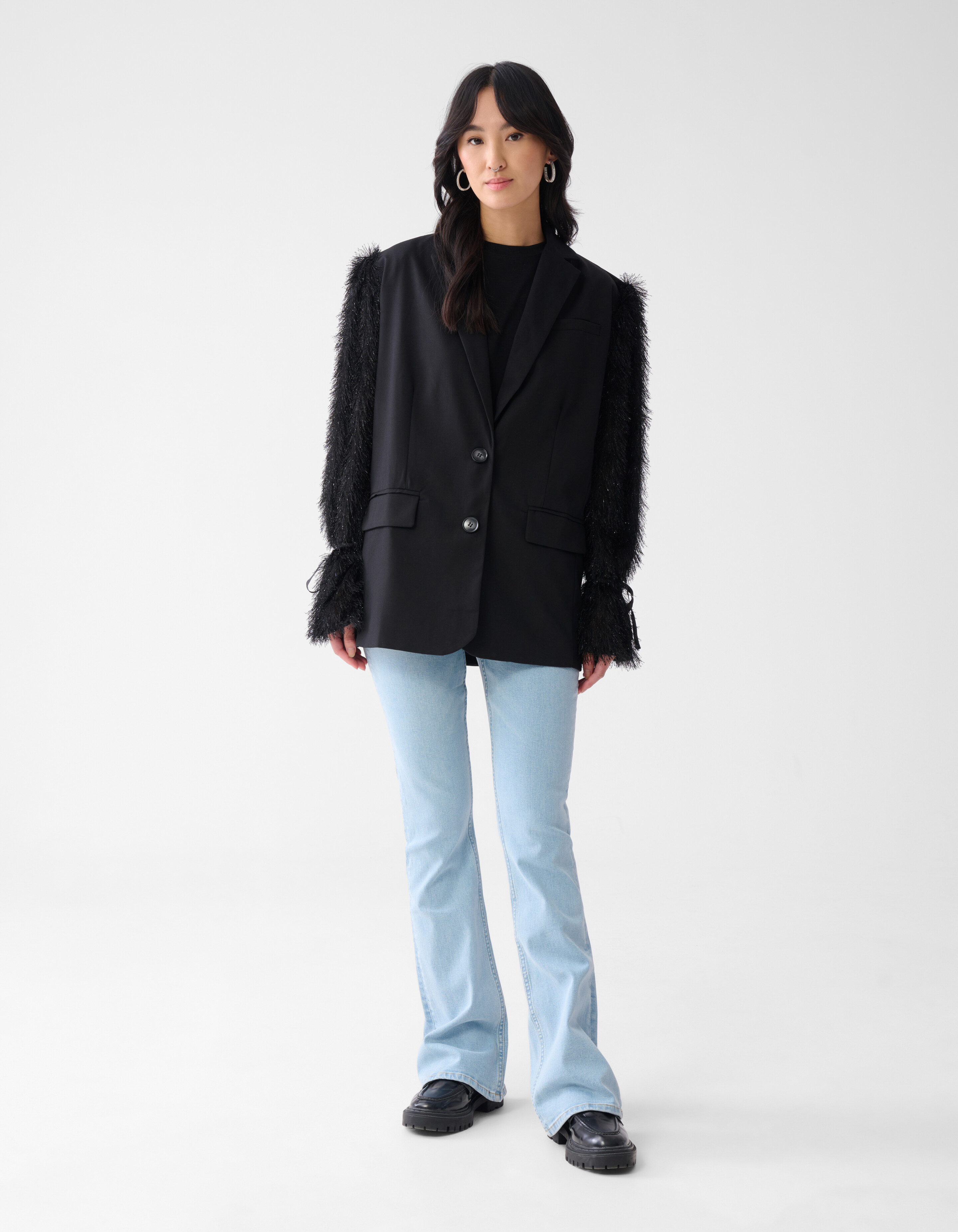Blazer mit haarigen Ärmeln Schwarz SHOEBY WOMEN