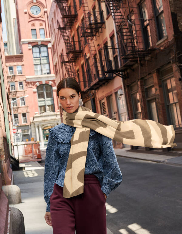 Text-Kunst Schal Gebrochen Weiß SHOEBY ACCESSOIRES