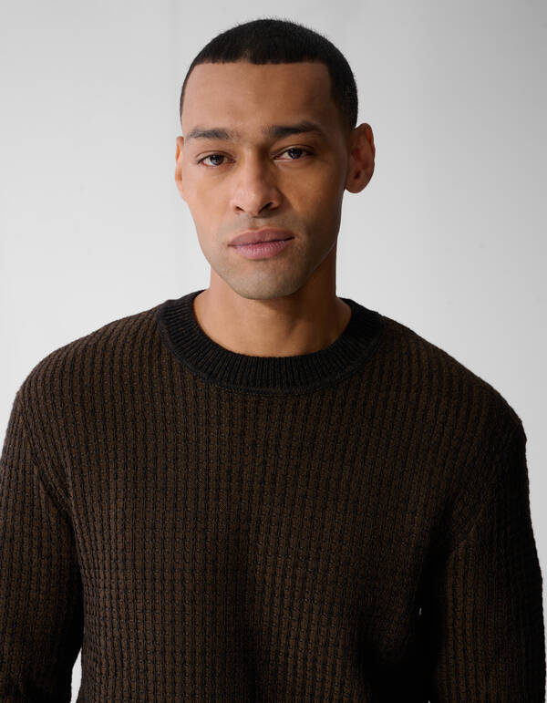 Waffelpullover mit Rundhalsausschnitt dunkelbraun SHOEBY MEN
