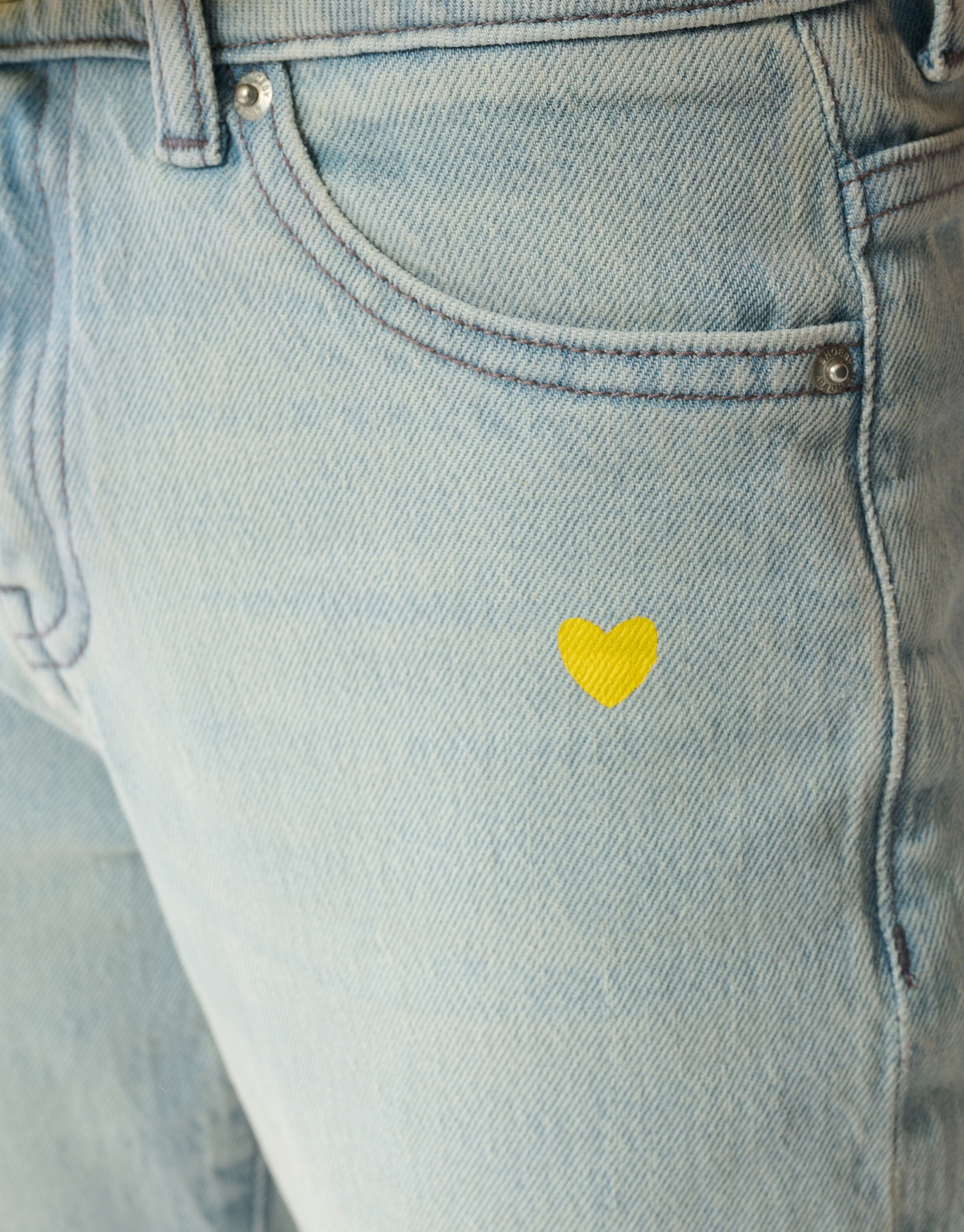 Rhinestone Heart breite Jeans gebleicht SHOEBY GIRLS