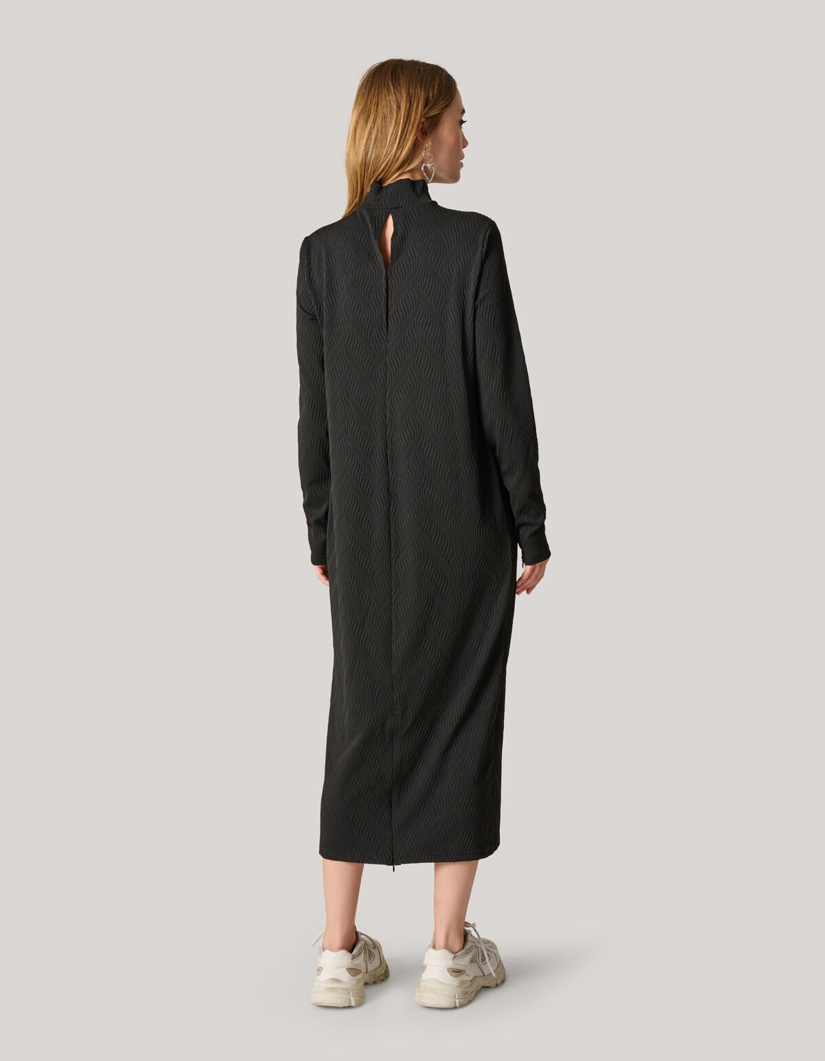 Struktur Swirl Kleid Schwarz SHOEBY WOMEN