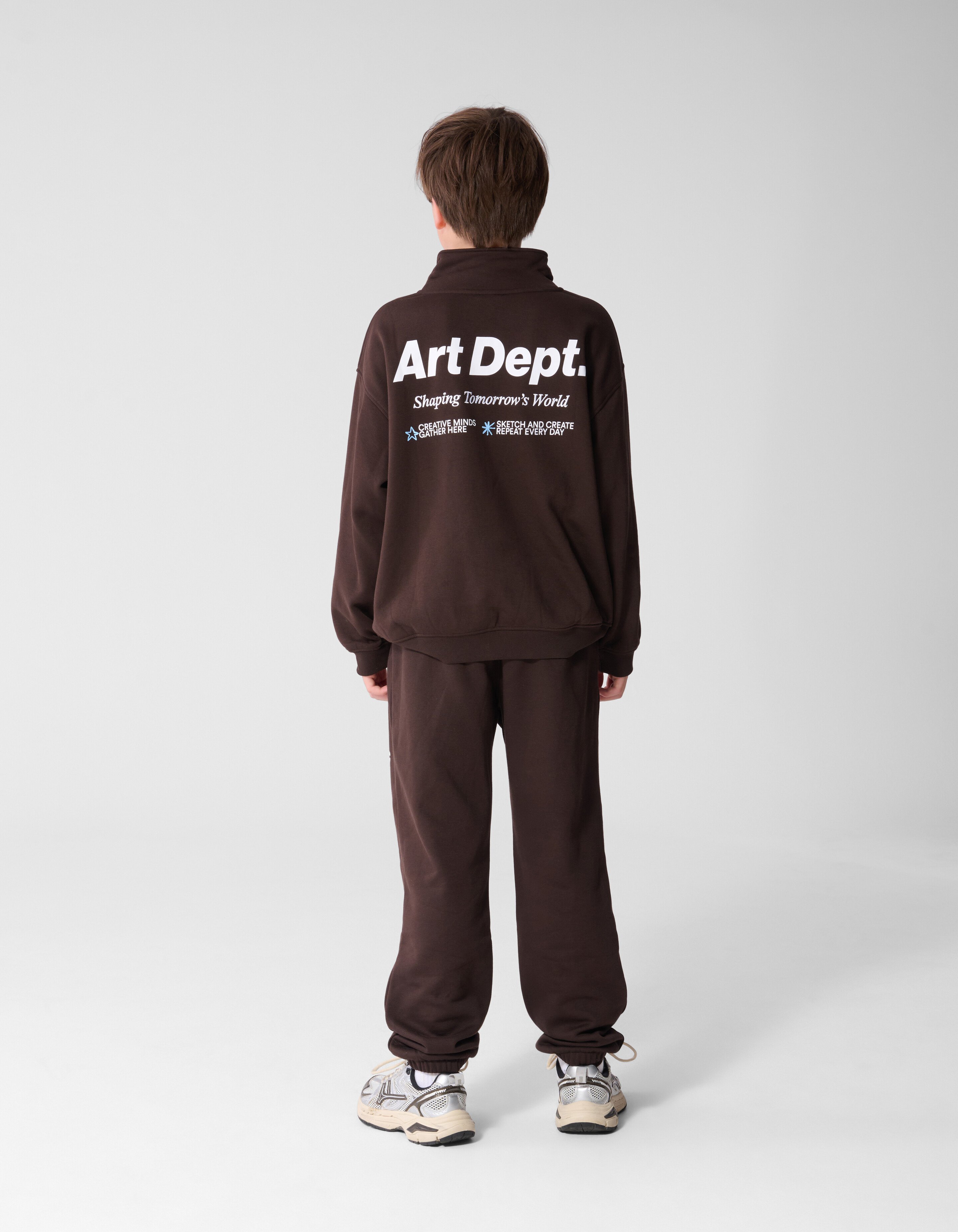Art Dept Sweater Dunkelbraun SHOEBY BOYS
