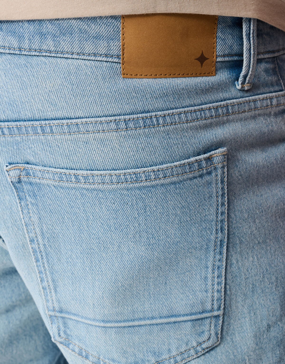 Straight Fit Jeans Gebleicht L32 SHOEBY MEN