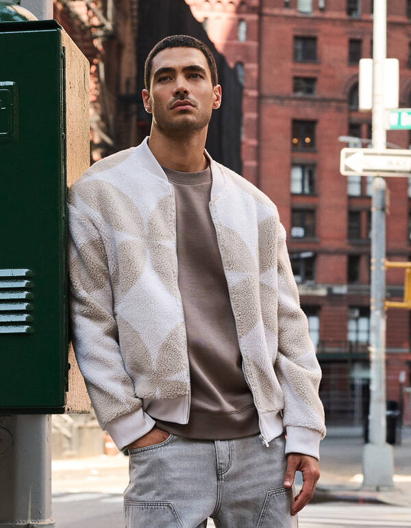 Bomberjacke mit Teddy-Logo in Off-White SHOEBY MEN