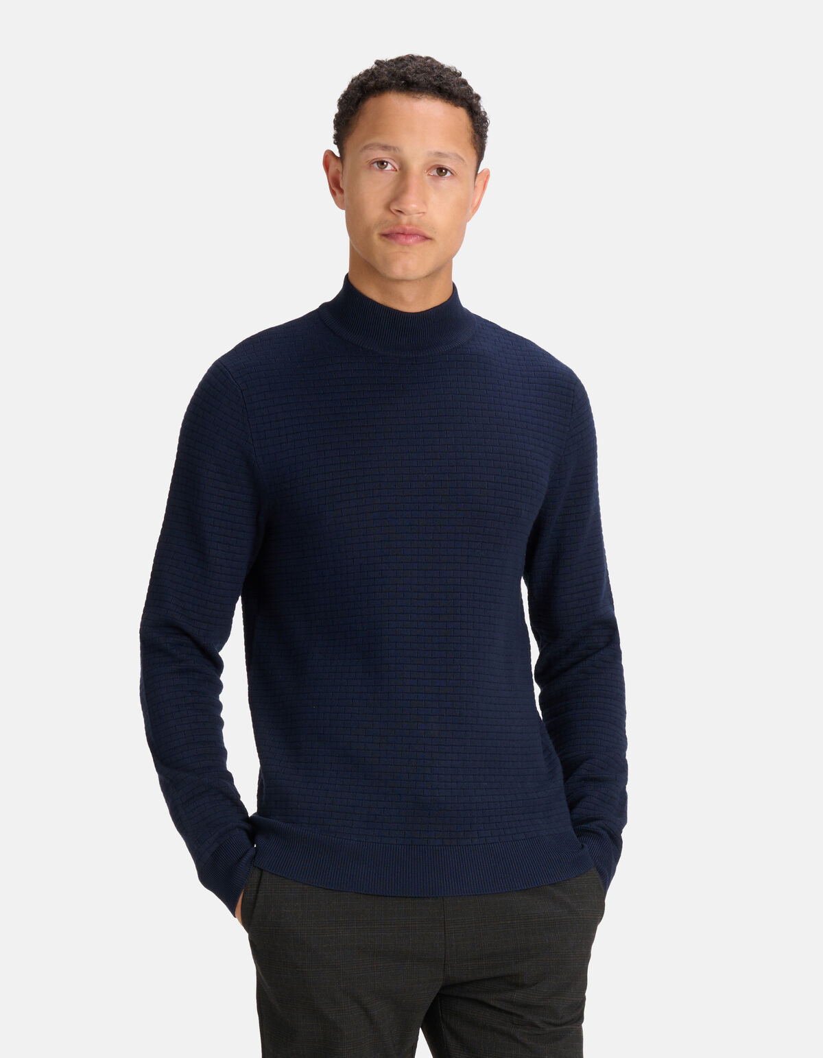 Blockierter Rollkragenpullover dunkelblau SHOEBY MEN