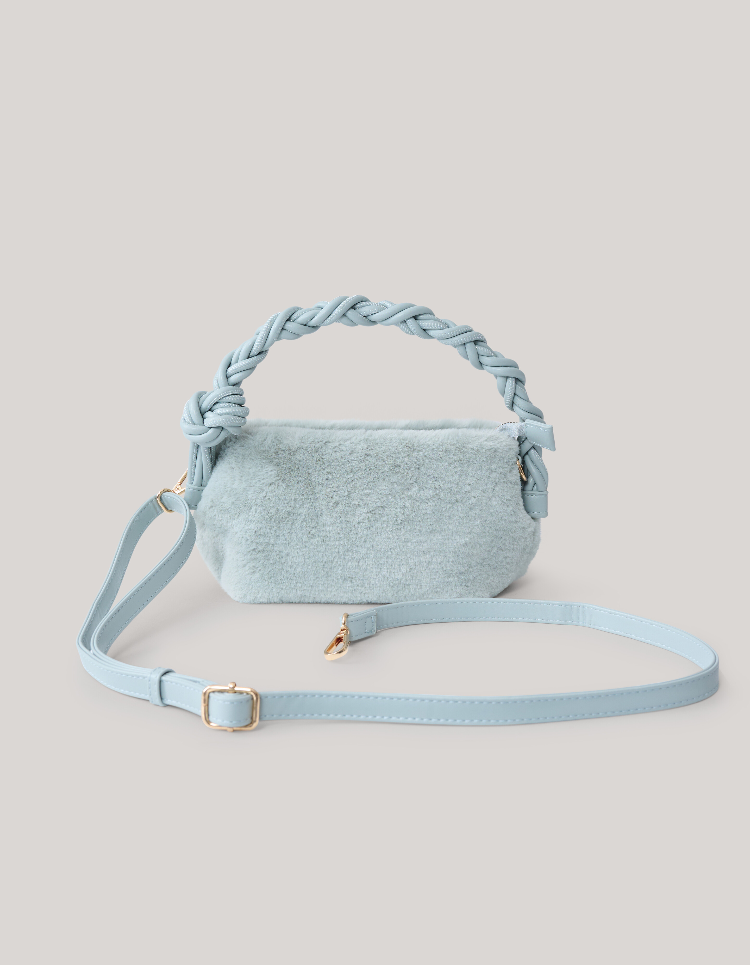 Flauschige Tasche hellblau SHOEBY ACCESSOIRES