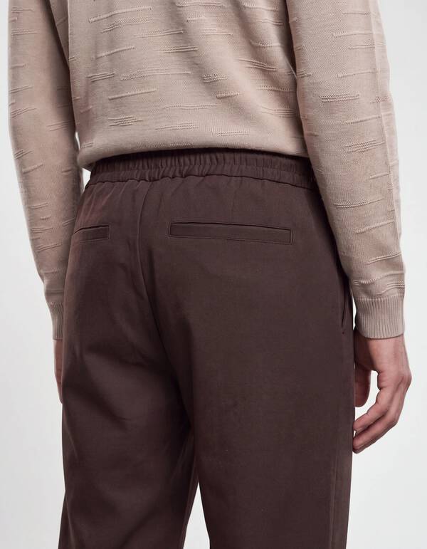 Straight Fit Pintuck Hose Dunkelbraun SHOEBY MEN