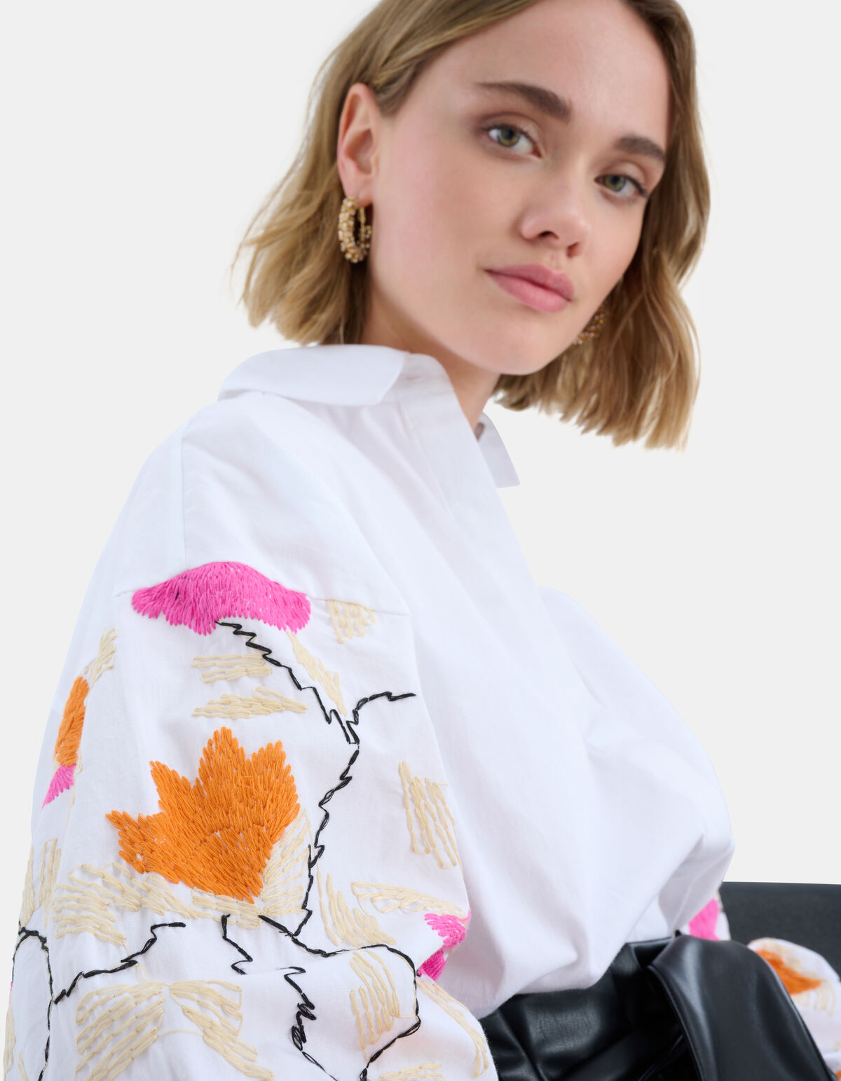 Embro Sleeve Bluse EKSEPT