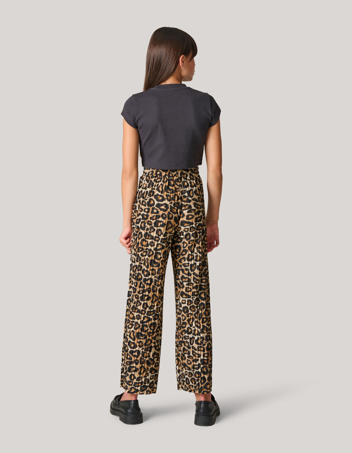 Geripptes Crop Top Dunkelgrau SHOEBY GIRLS