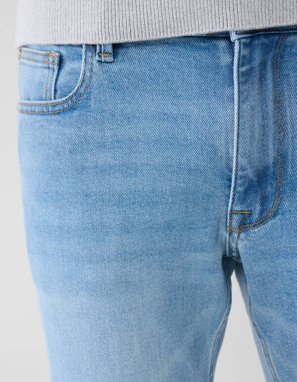 Straight Fit Jeans Hellblau L32 SHOEBY MEN