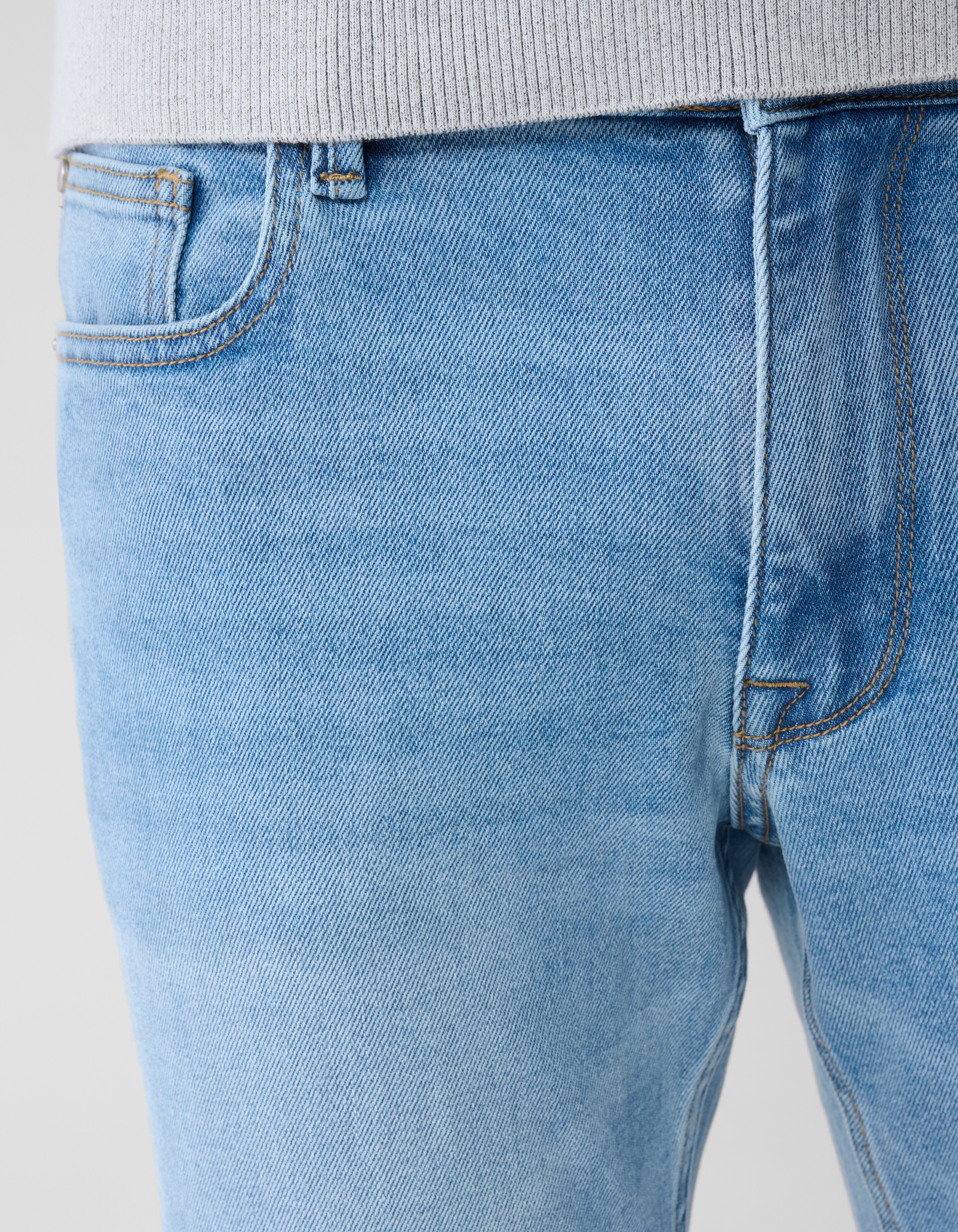 Straight Fit Jeans Hellblau L32 SHOEBY MEN