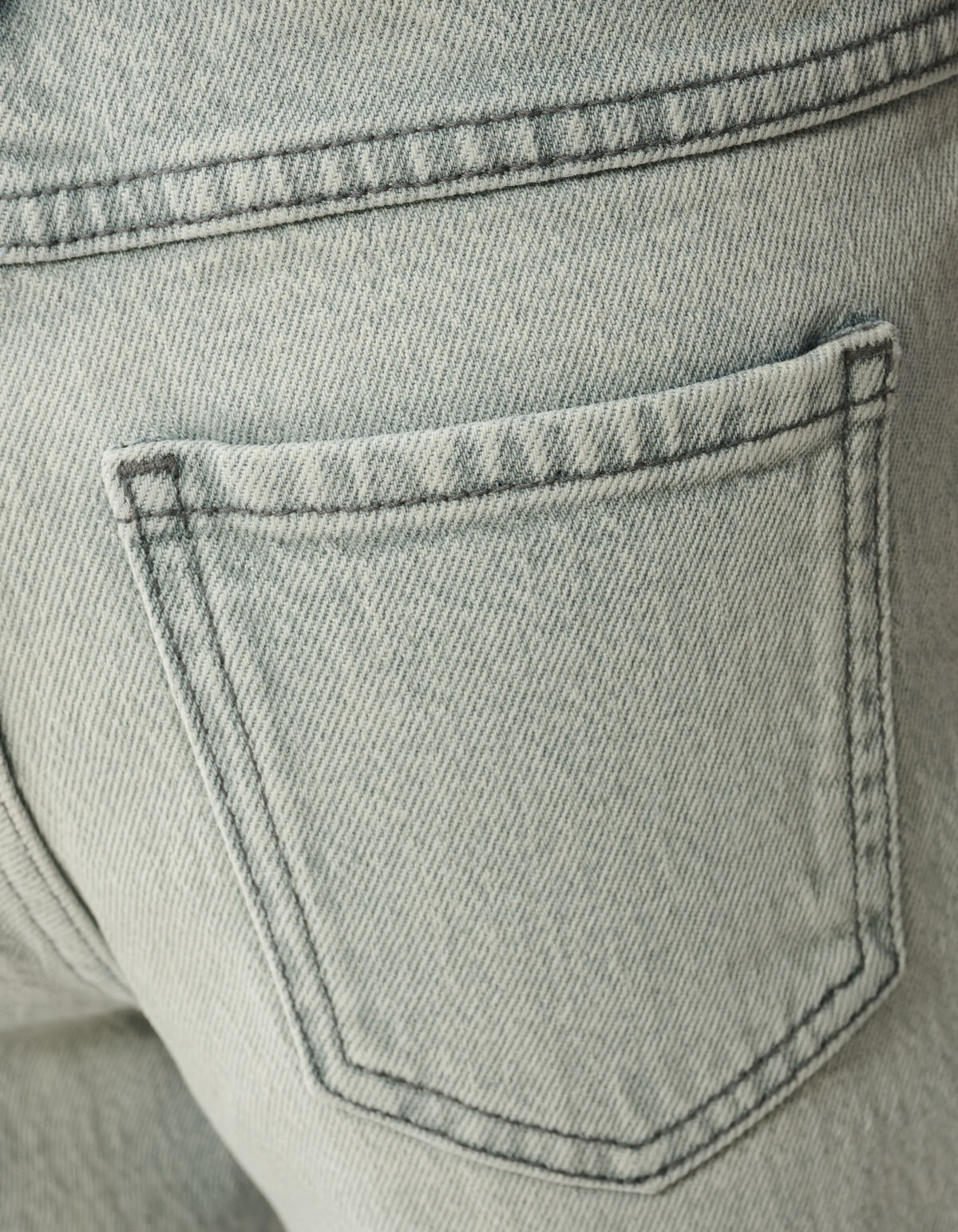 Destroy Straight Fit Jeans Hellgrau SHOEBY GIRLS