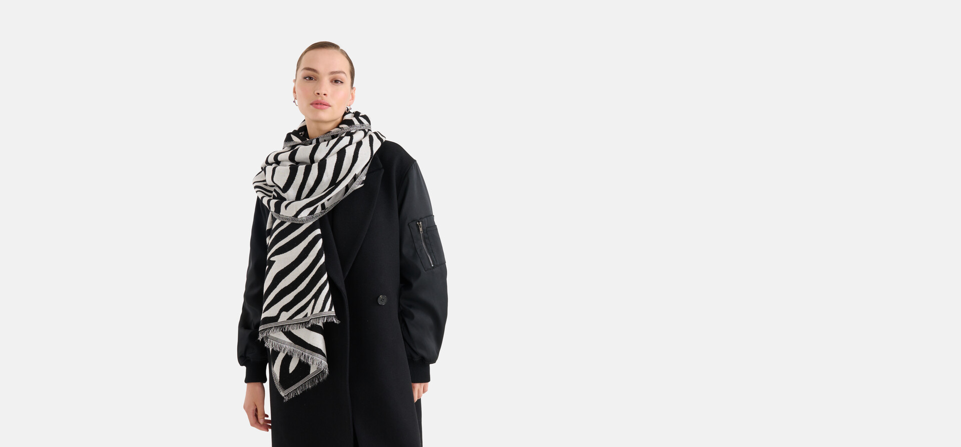 Zebra-Jacquard-Schal Schwarz/Weiß SHOEBY ACCESSOIRES