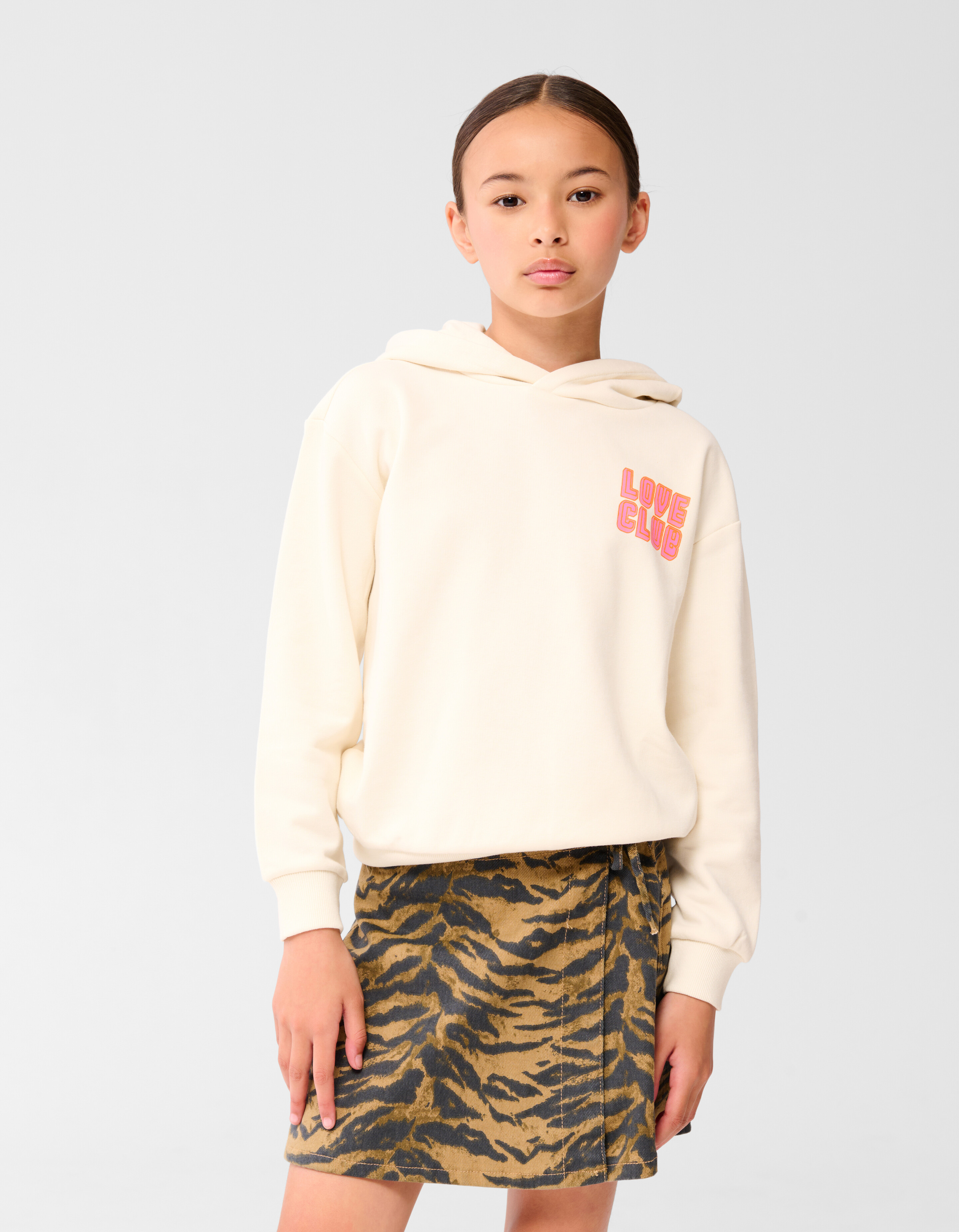 Love Club Kunstwerk Hoodie Off White SHOEBY GIRLS
