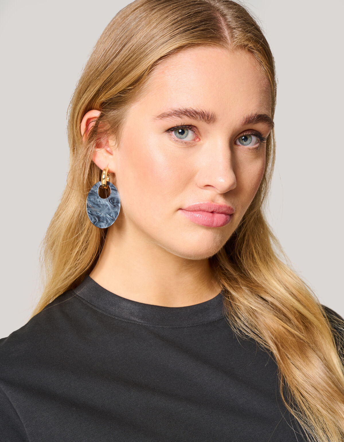 Boval-Ohrringe Dunkelblau SHOEBY ACCESSOIRES