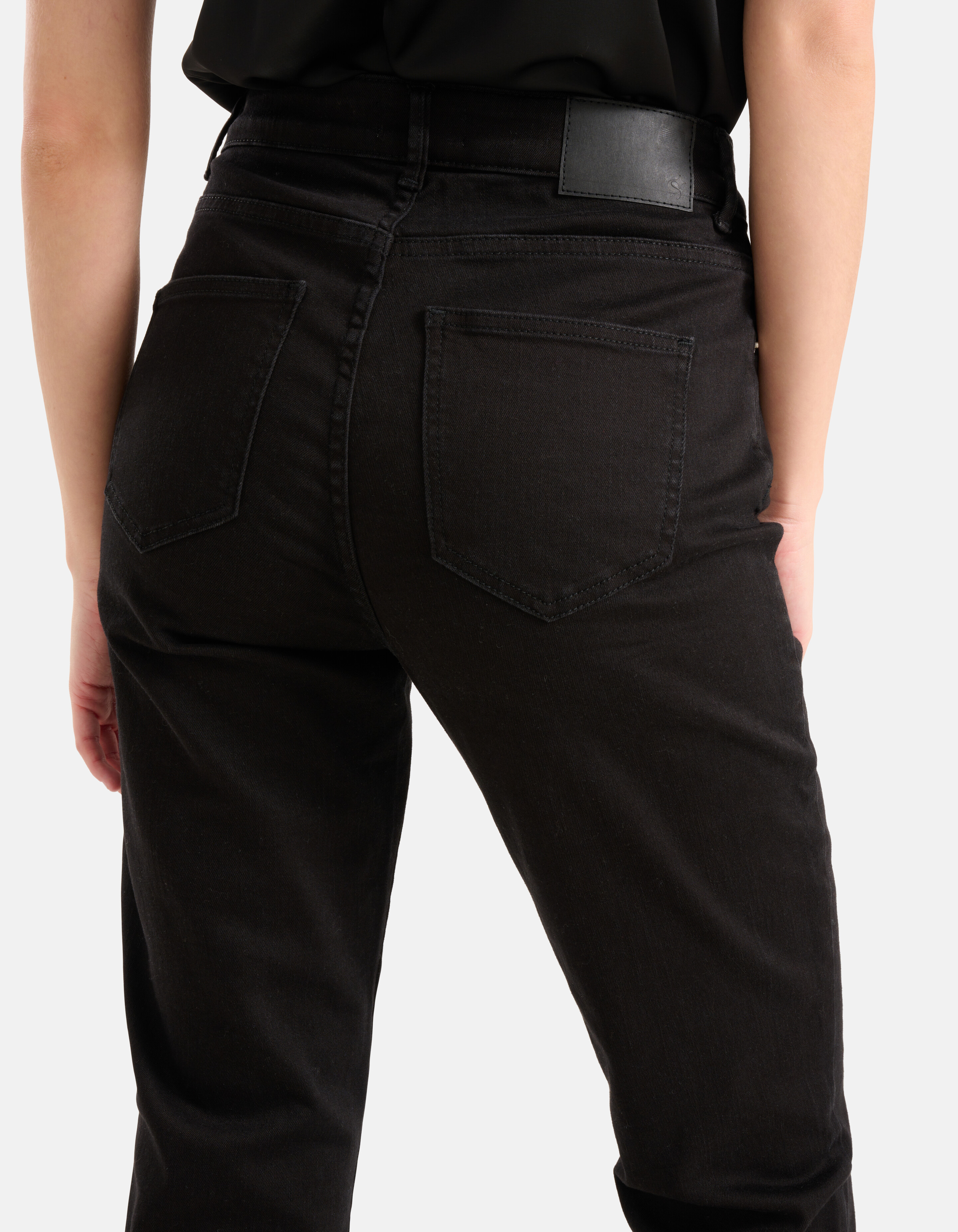 Ausgestellte, gespülte Denim-Jeans Schwarz SHOEBY WOMEN