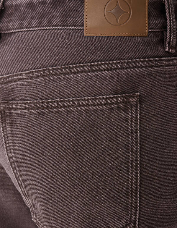 Washed Straight Fit Hose Dunkelbraun SHOEBY MEN