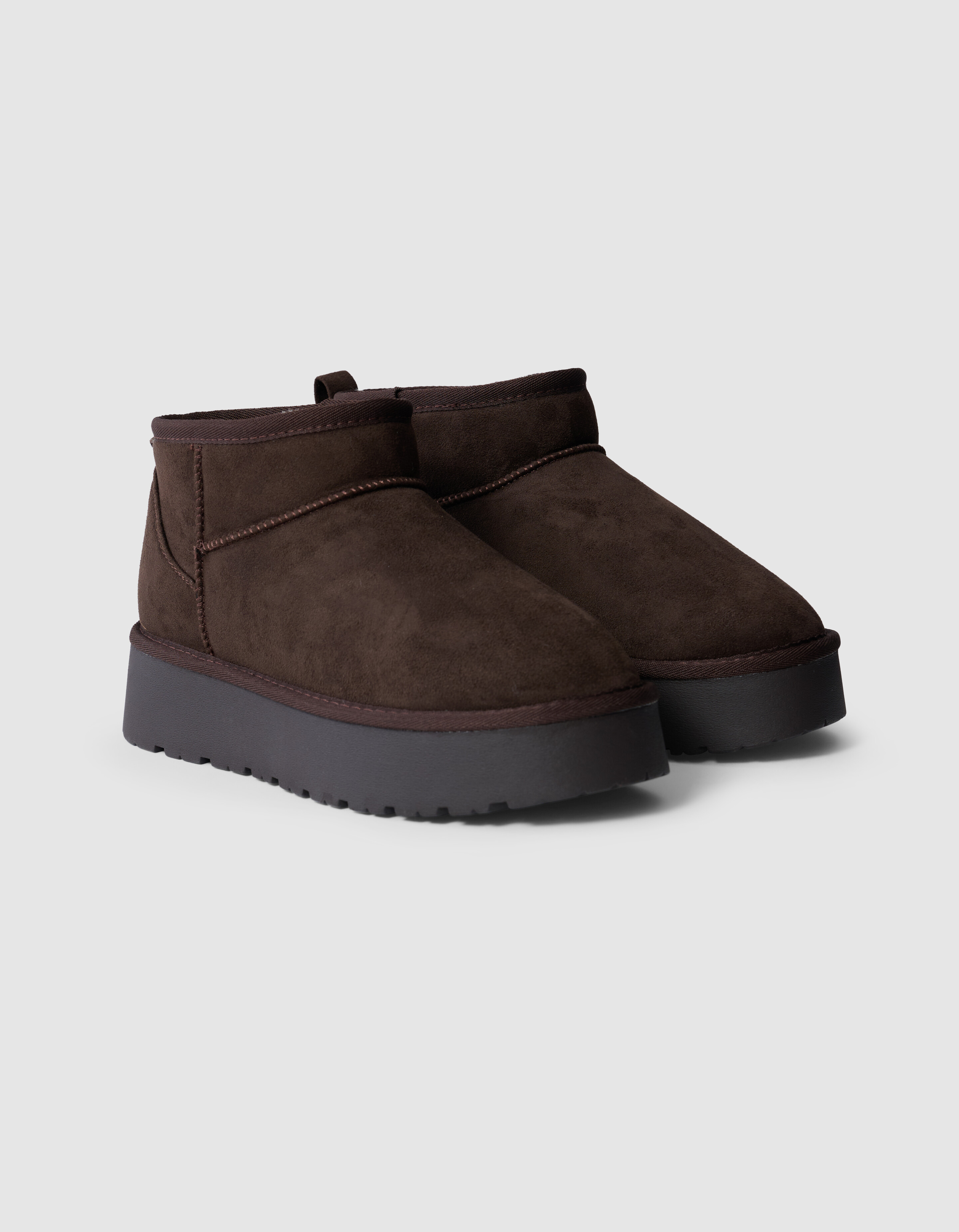 Weiche kurze Stiefel dunkelbraun SHOEBY SHOES