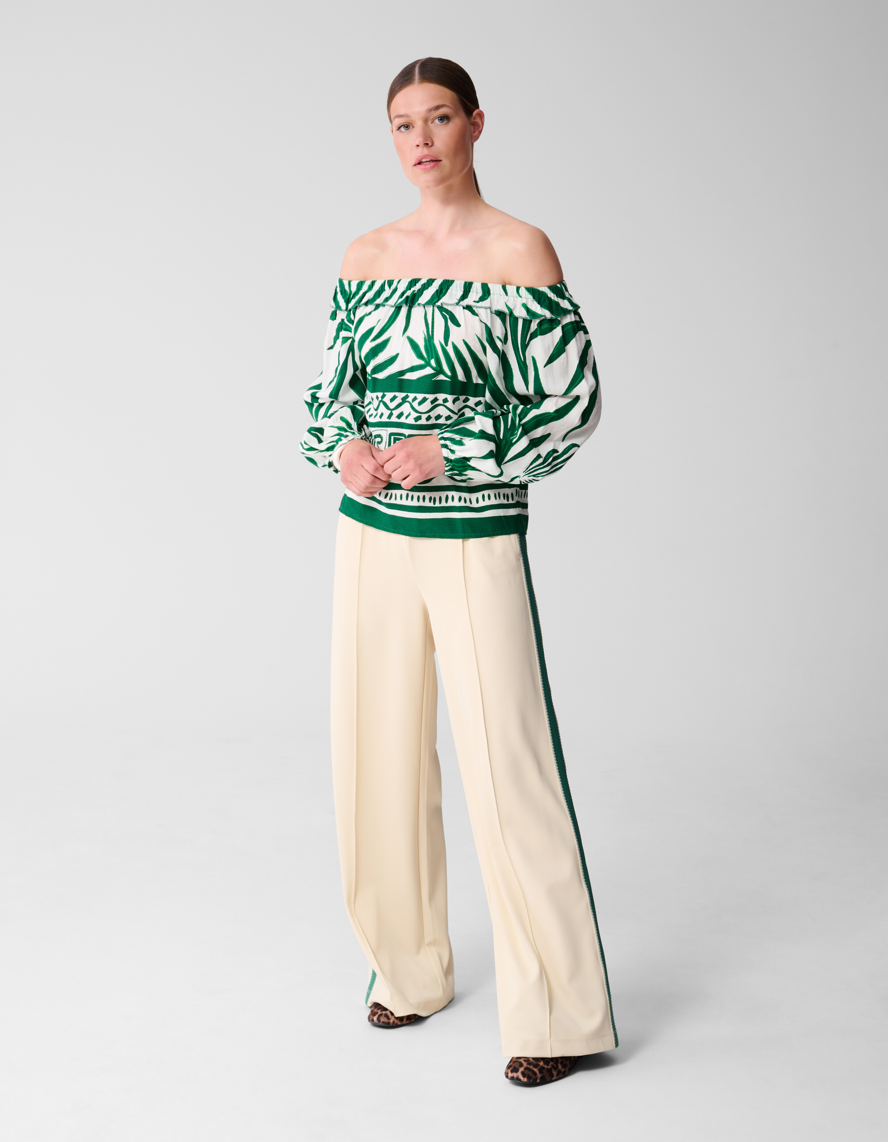Bedrucktes schulterfreies Top mit Palme Grün SHOEBY WOMEN
