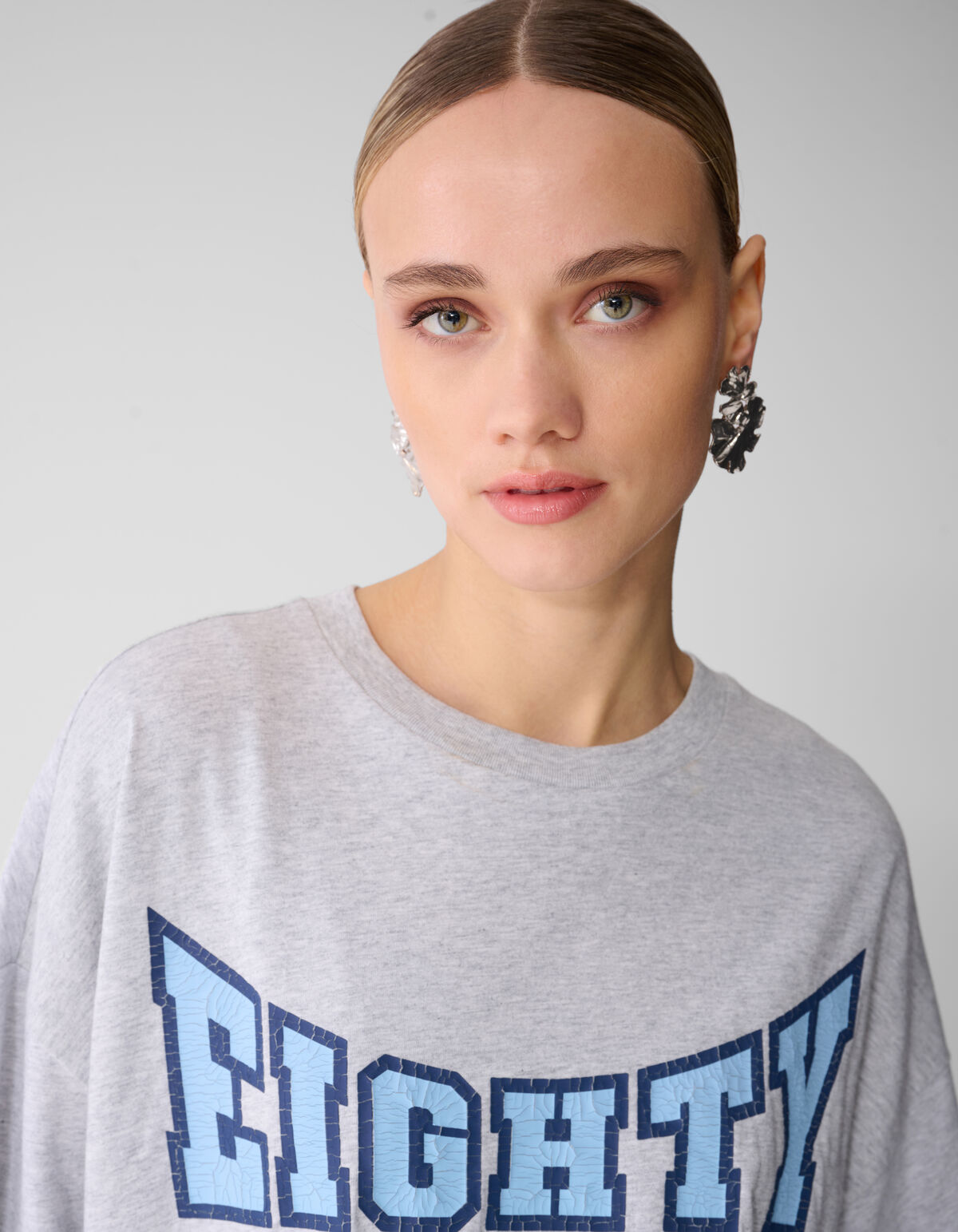 Eighty One Artwork T-Shirt Hellgrau SHOEBY WOMEN