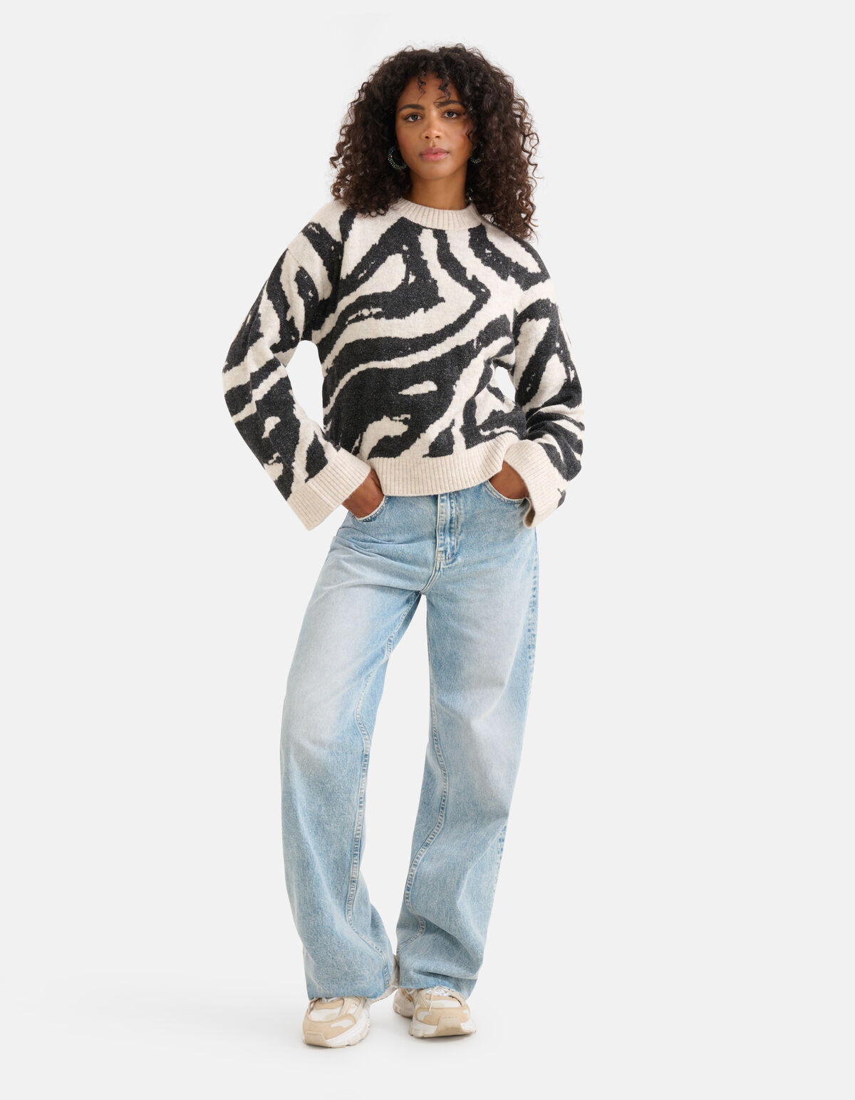 Jacquard Zebra Print Pullover Schwarz/Weiß SHOEBY WOMEN