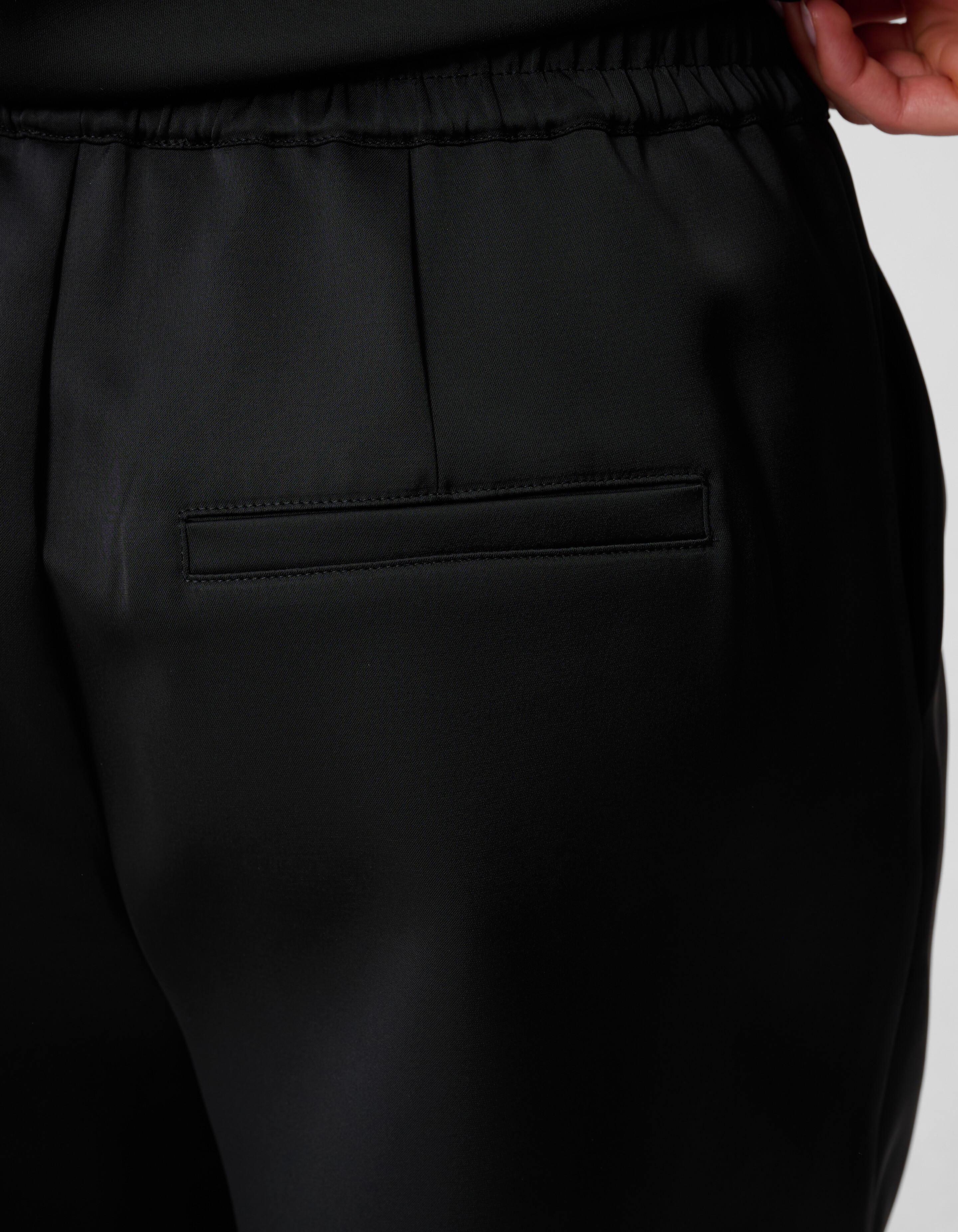 Satinshorts Schwarz von Monica SHOEBY WOMEN