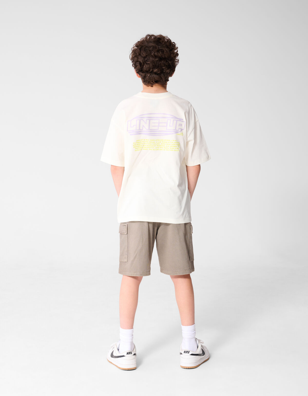 Line Up Artwork T-Shirt Gebrochen Wei&szlig; SHOEBY BOYS