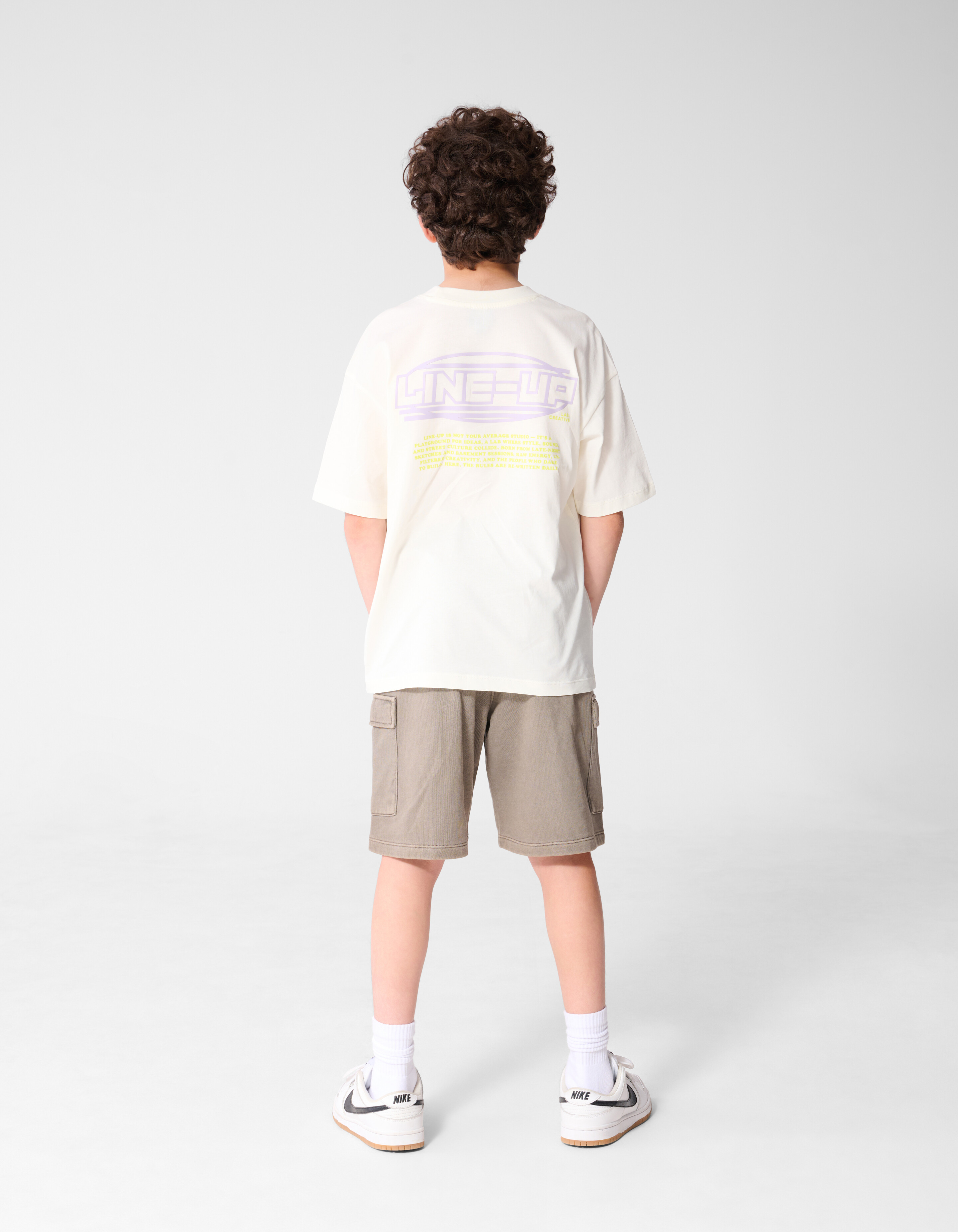 Line Up Artwork T-Shirt Gebrochen Wei&szlig; SHOEBY BOYS