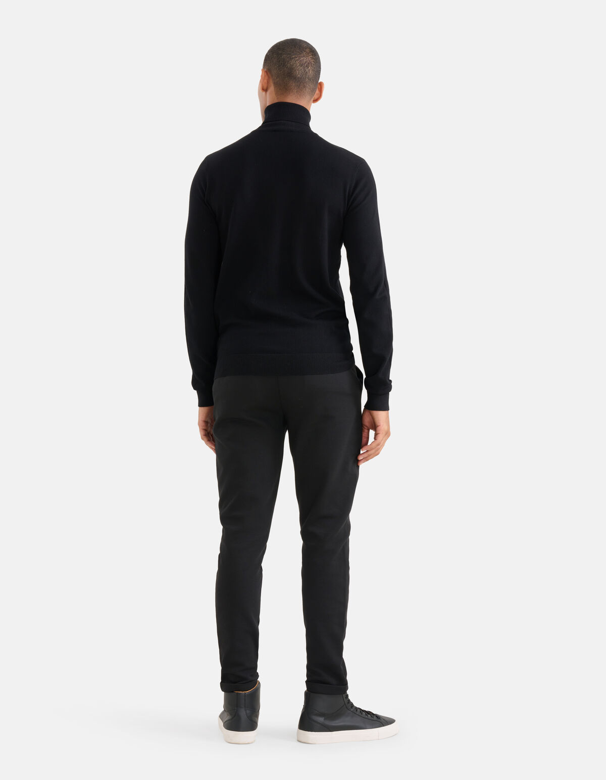 Slim Fit Hose Schwarz SHOEBY MEN