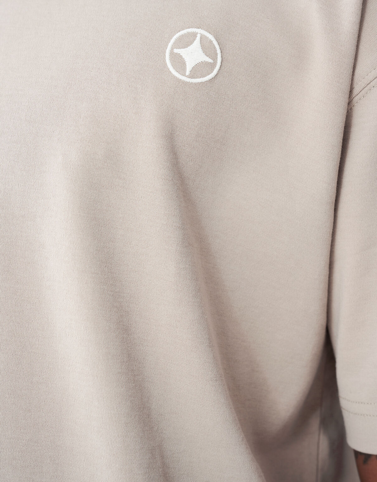 Spark Embroidery T-Shirt Hellbraun SHOEBY MEN