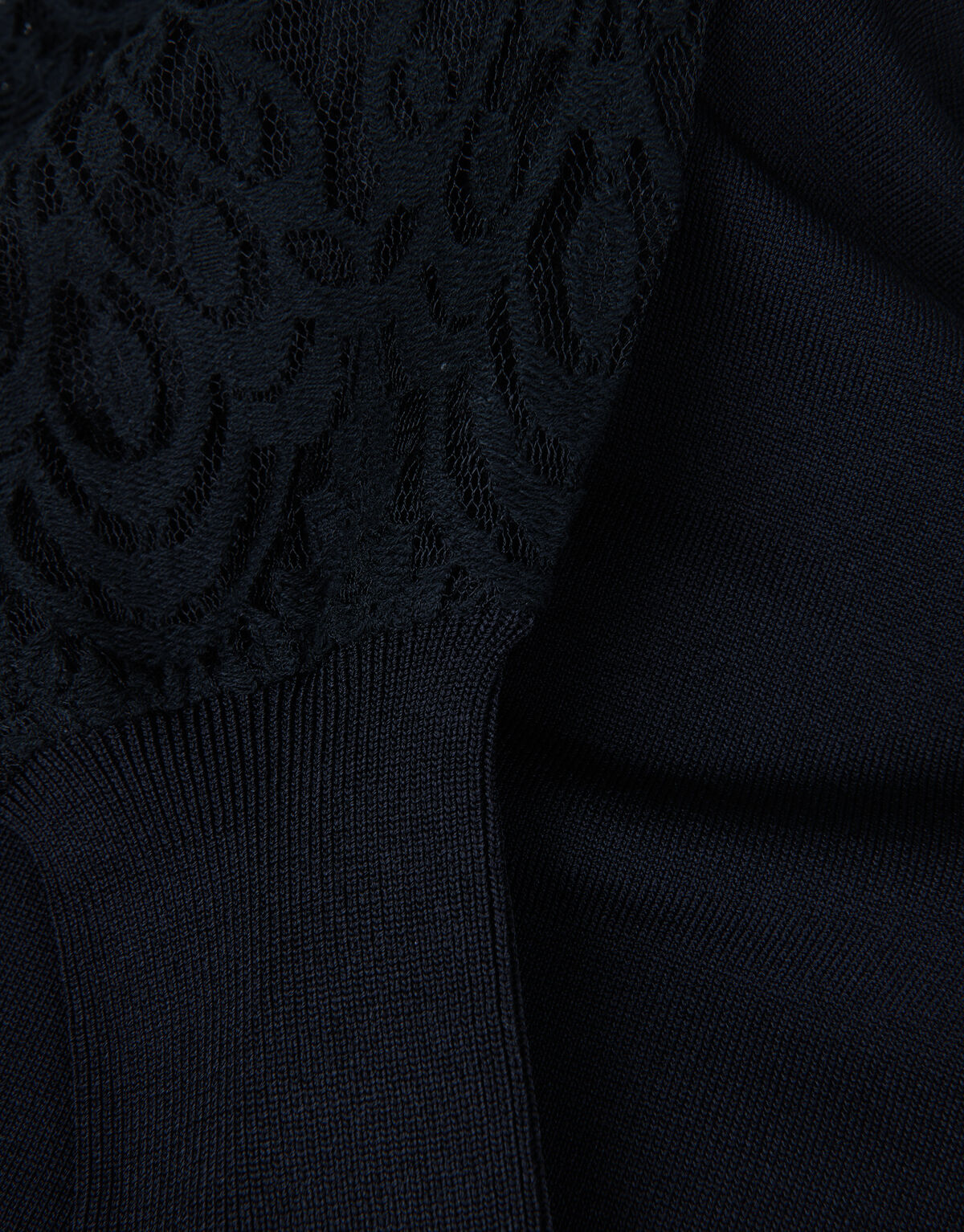 Kleid mit Spitzenärmeln Schwarz SHOEBY WOMEN