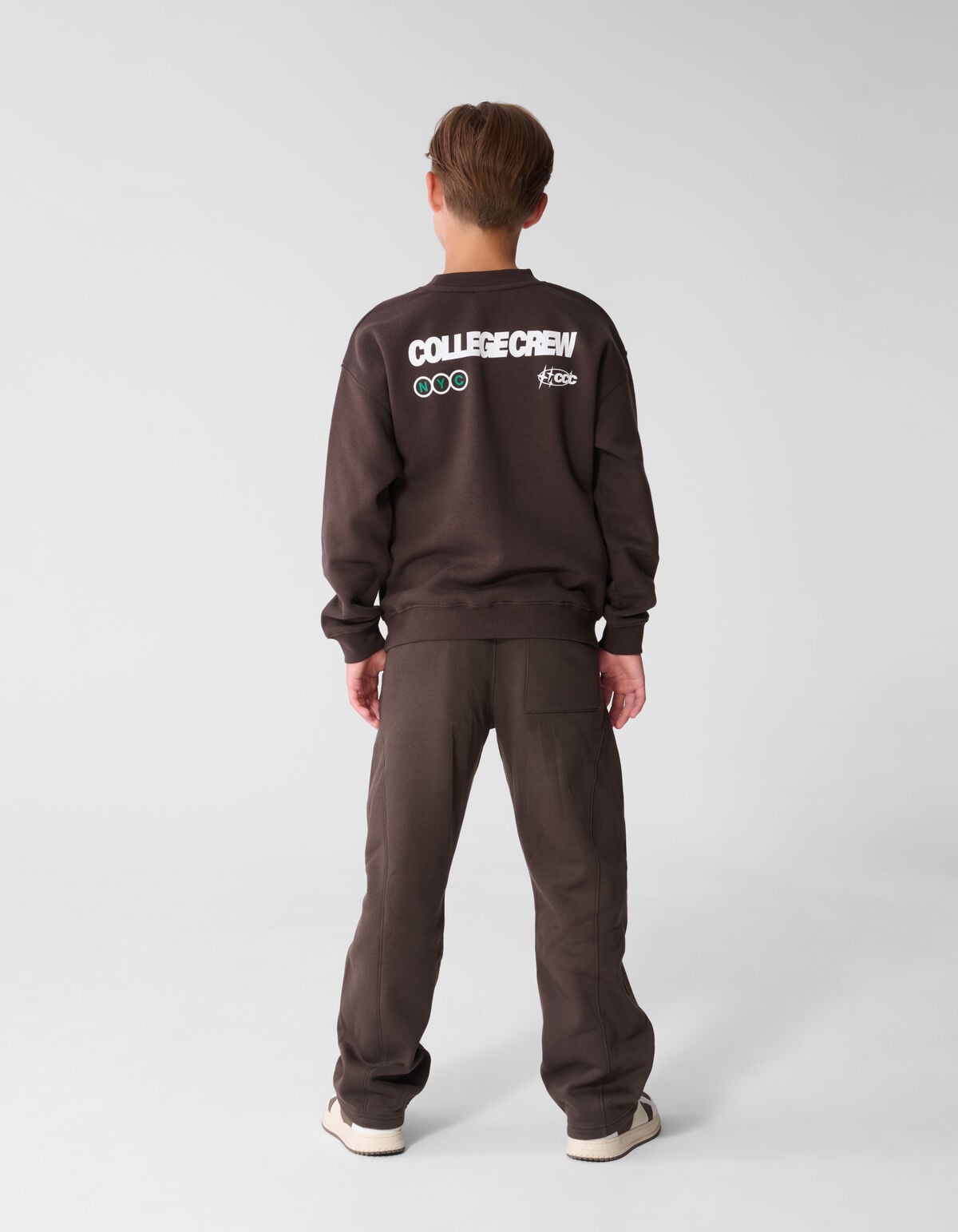 College Artwork Sweater Dunkelbraun SHOEBY BOYS