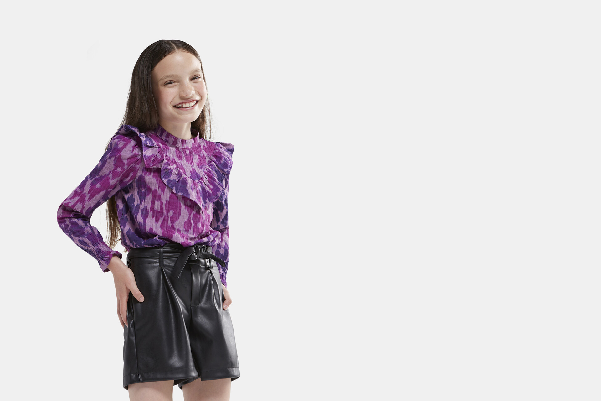 Paperbag-Shorts aus veganem Leder SHOEBY GIRLS