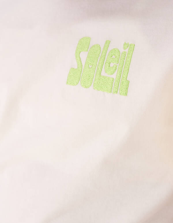 Ruffle Soleil Artwork T-Shirt Off-White SHOEBY GIRLS