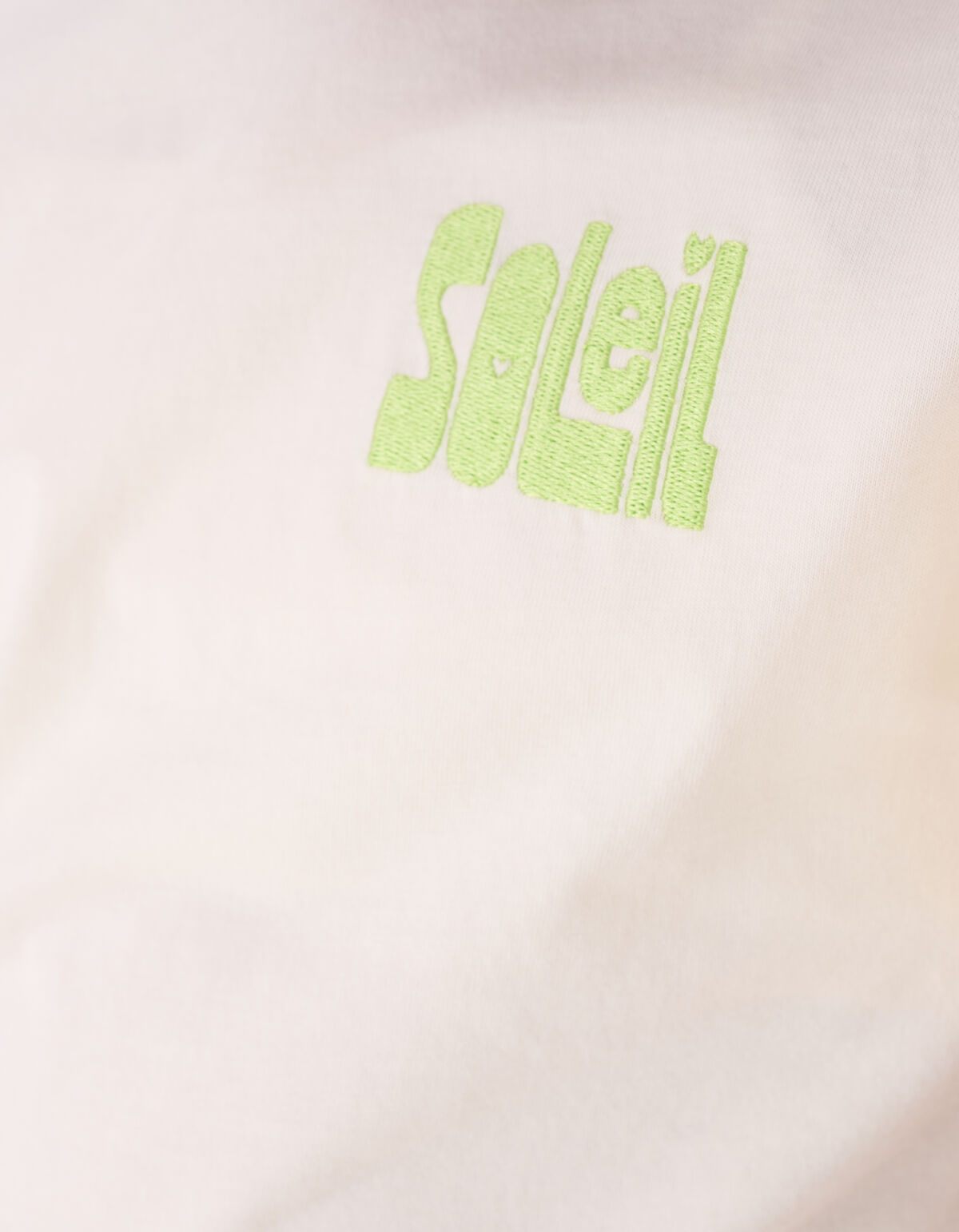 Ruffle Soleil Artwork T-Shirt Off-White SHOEBY GIRLS