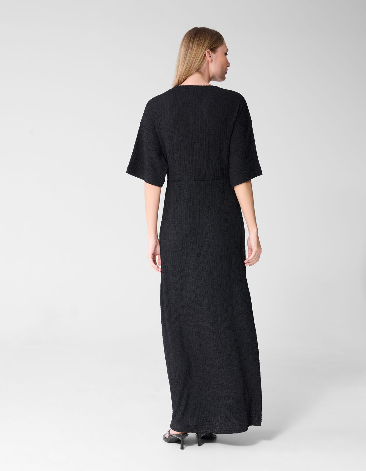 Organisches Crinkle Maxikleid Schwarz SHOEBY WOMEN