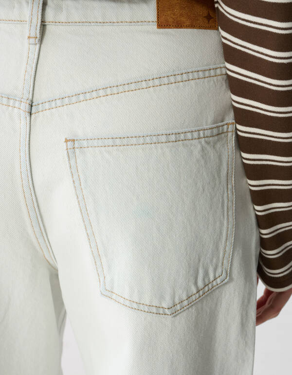 Fancy Button Barrel Fit Jeans Gebleicht SHOEBY WOMEN