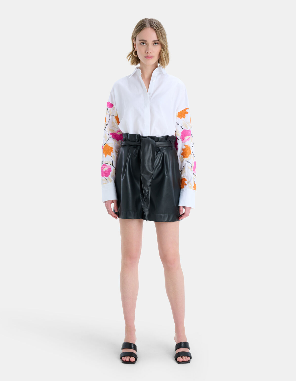Embro Sleeve Bluse EKSEPT