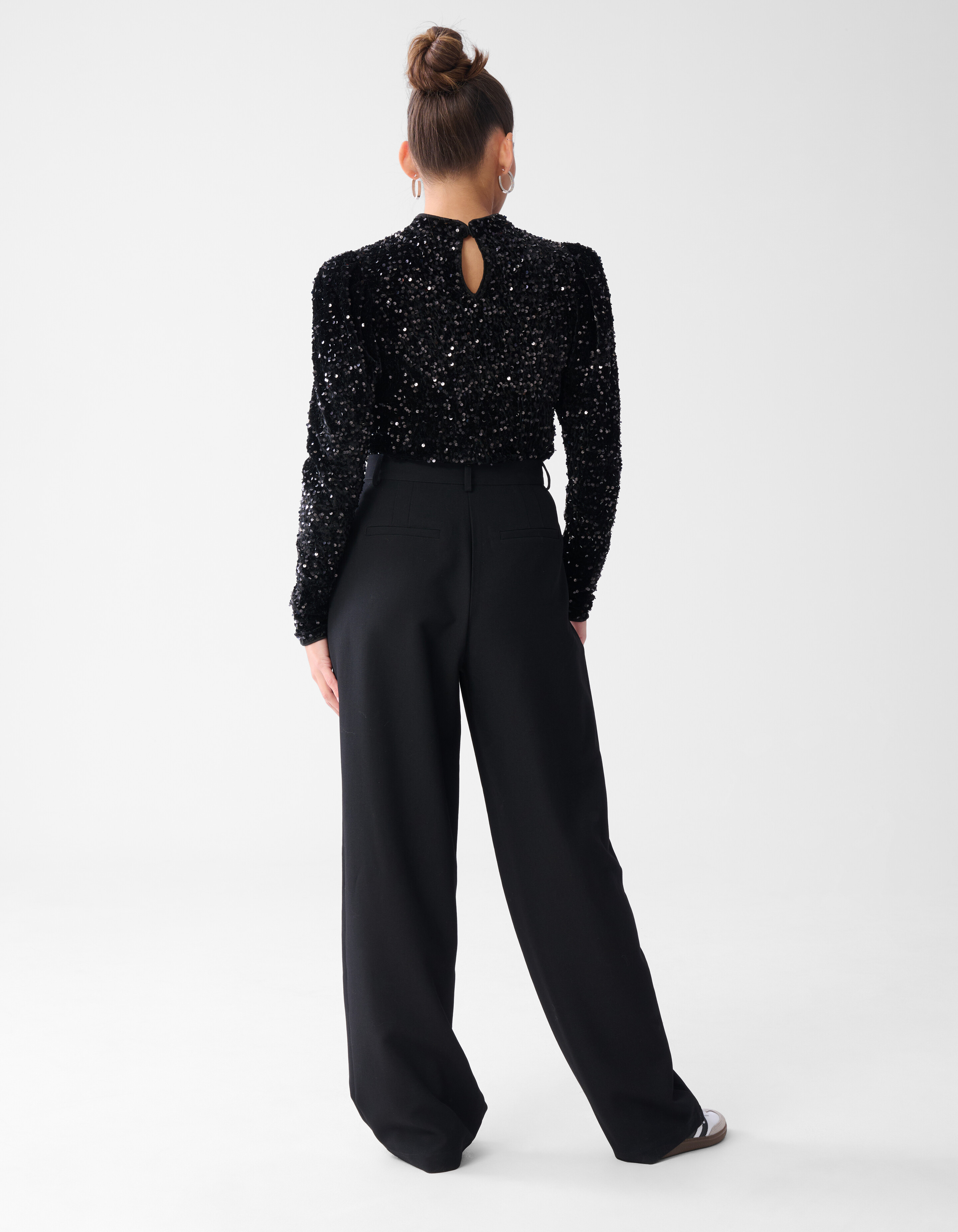 Samtpailletten Top Schwarz SHOEBY WOMEN