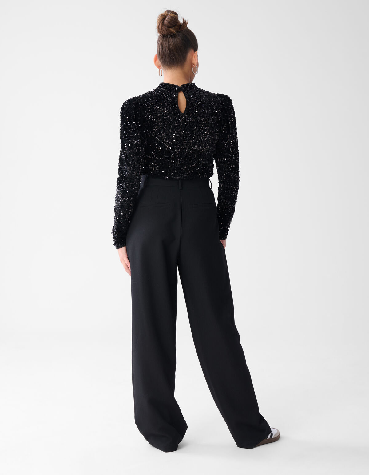 Samtpailletten Top Schwarz SHOEBY WOMEN