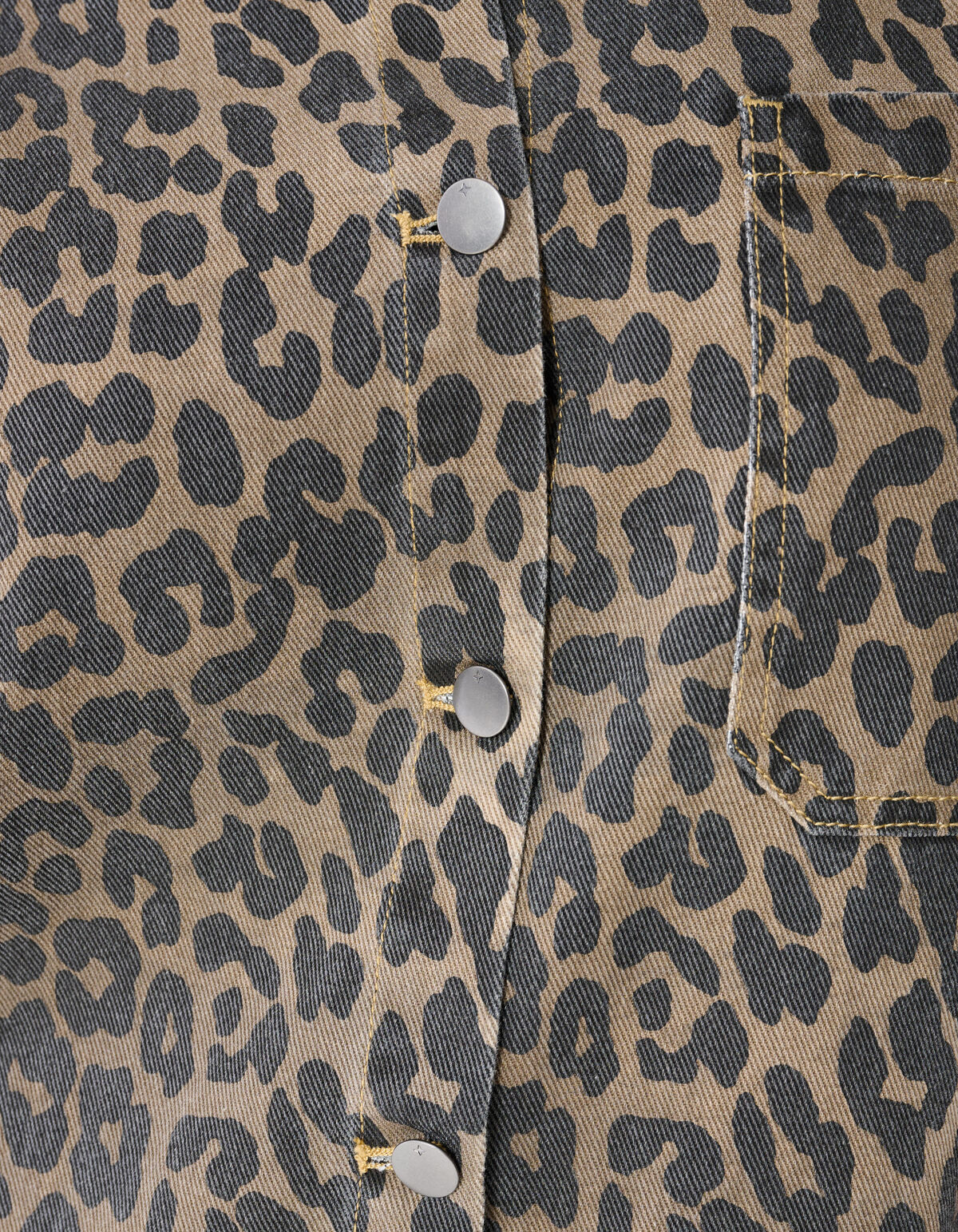 &Uuml;bergro&szlig;e Leopard-Denim-Bluse Braun SHOEBY WOMEN