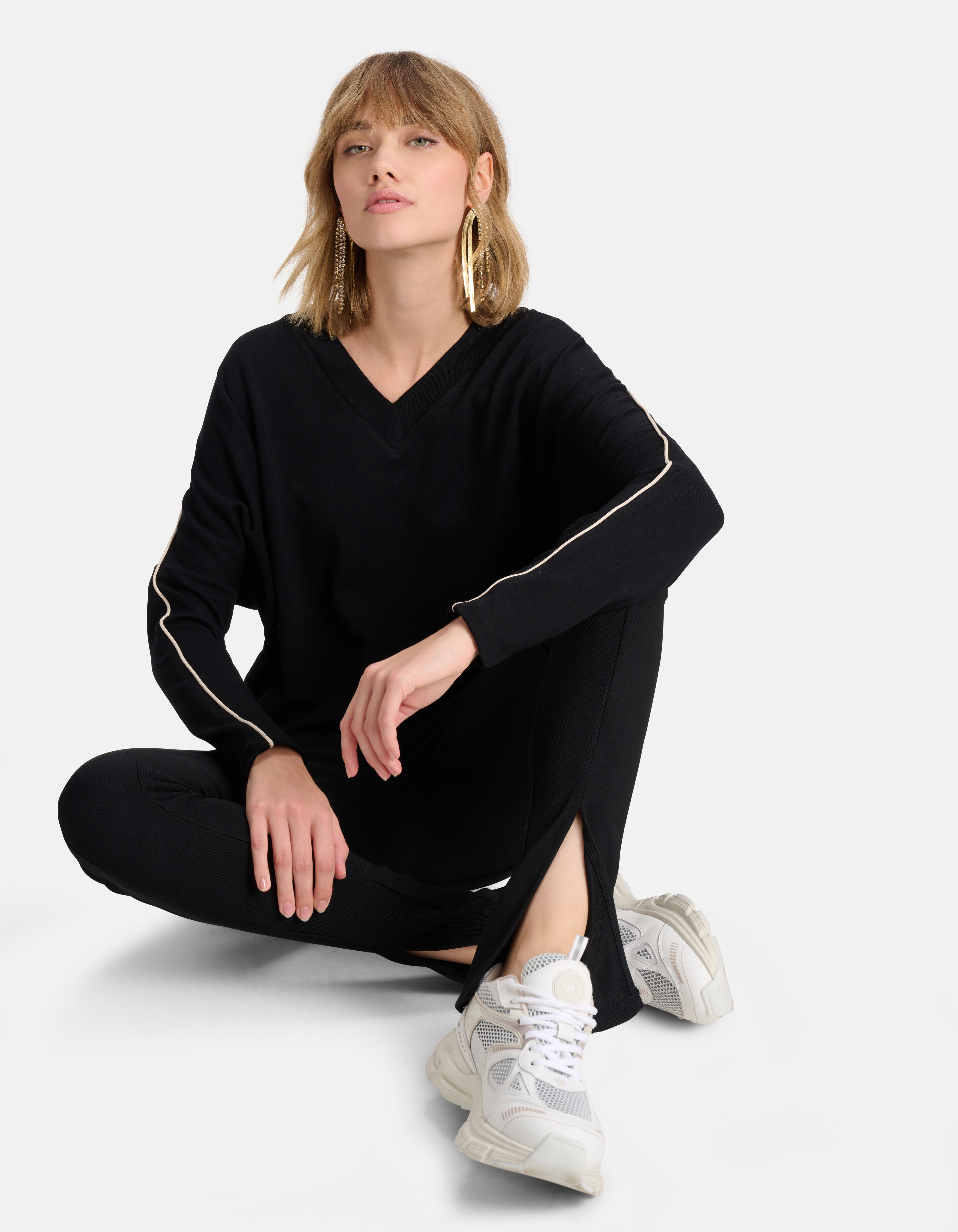 Basic Oversized Top mit V-Ausschnitt Schwarz SHOEBY WOMEN